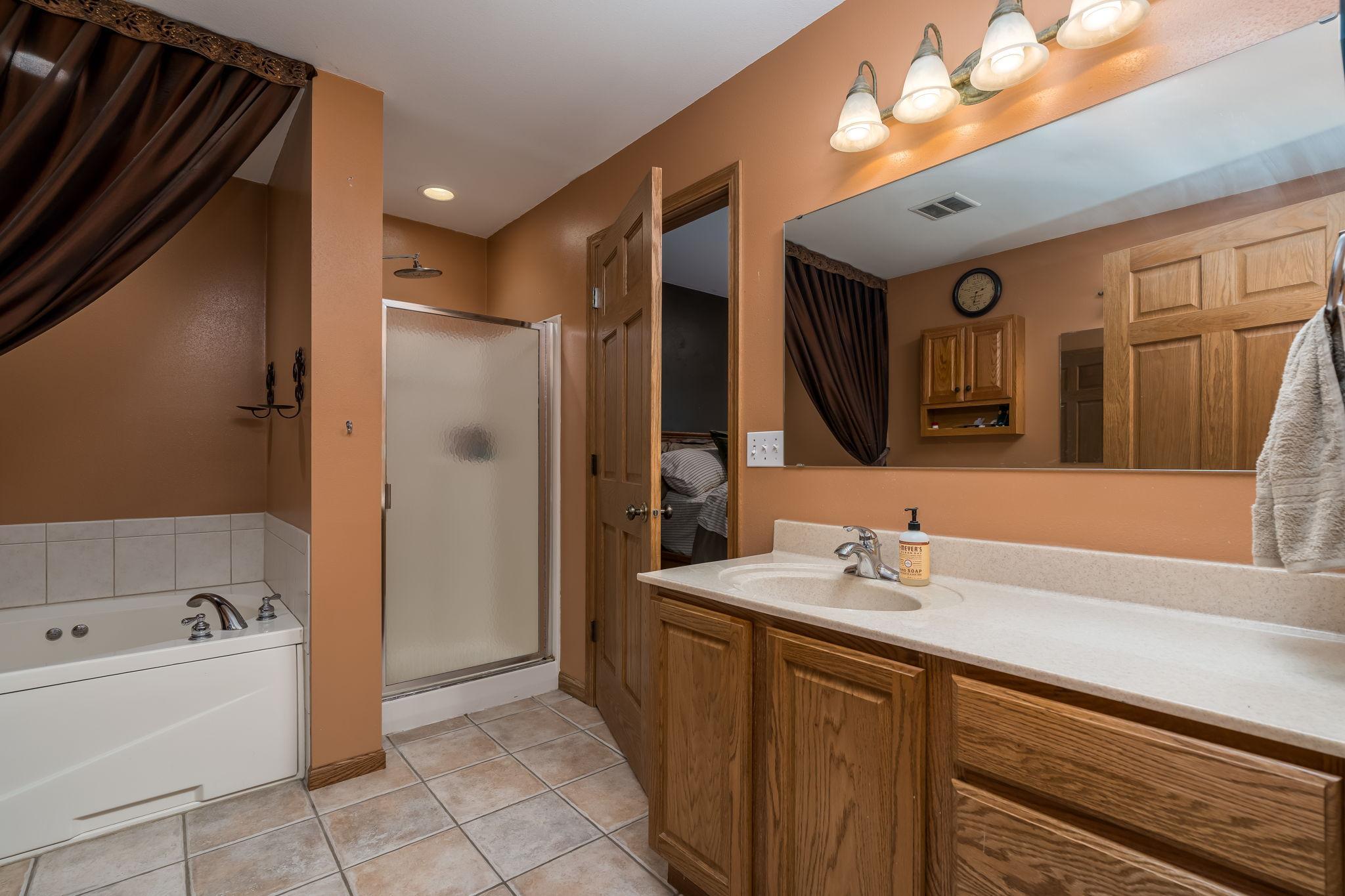 1114 Engesser Lane Property Photo 18