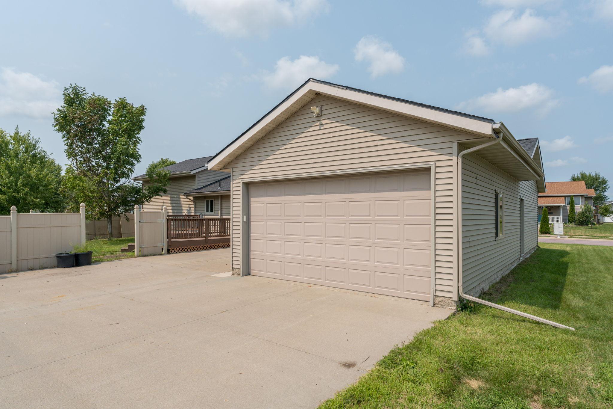 1114 Engesser Lane Property Photo 32
