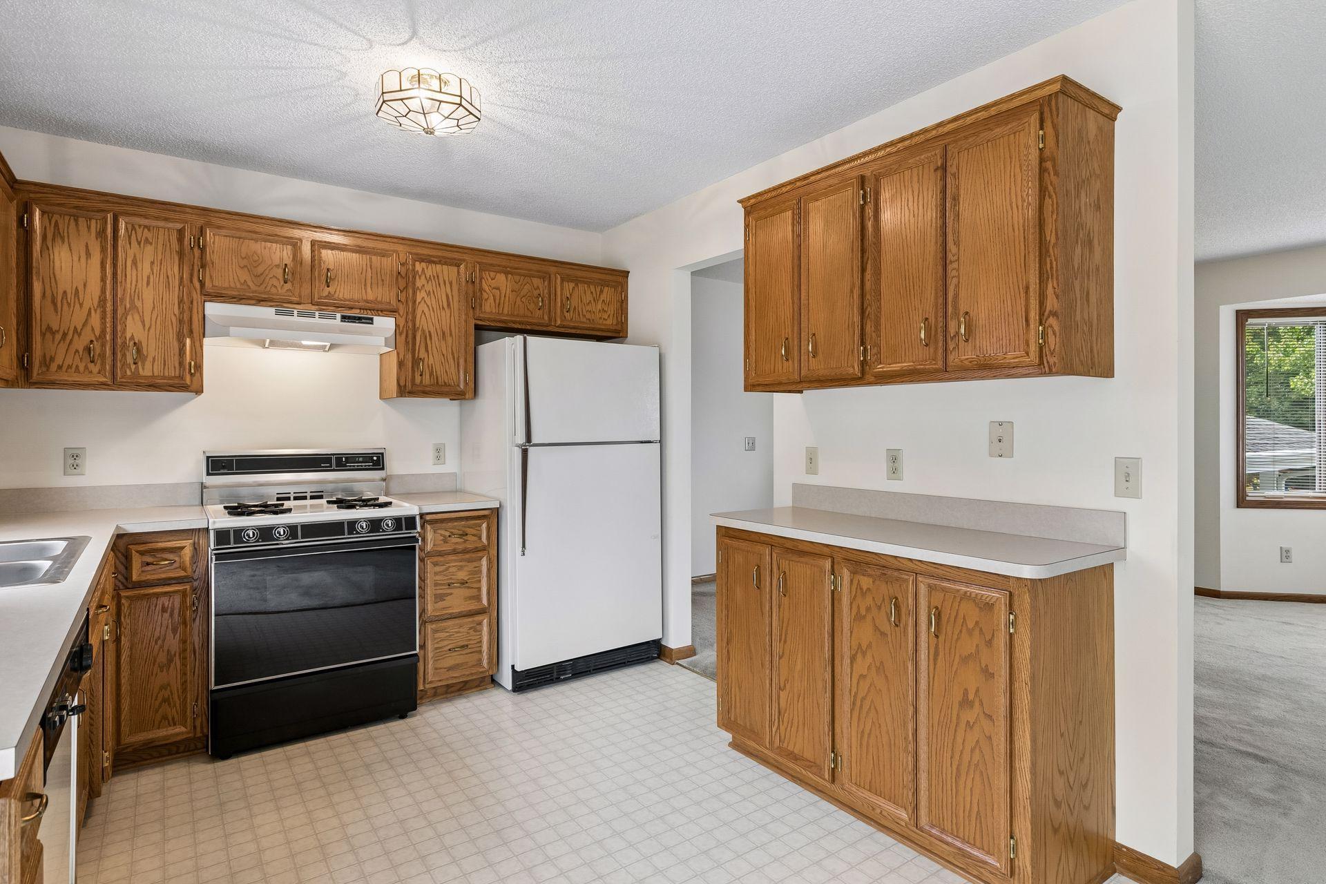 972 Pointe Way Property Photo 8