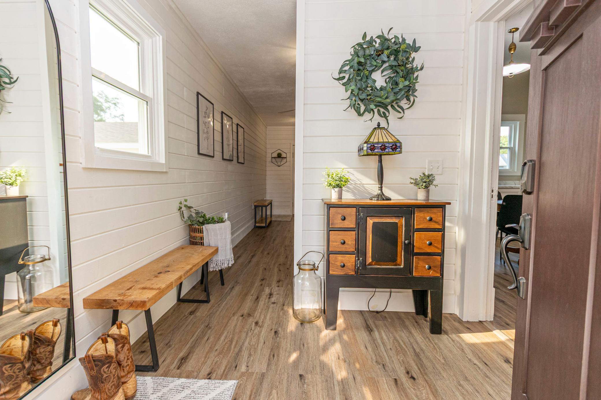 619 Railroad Street Property Photo 5