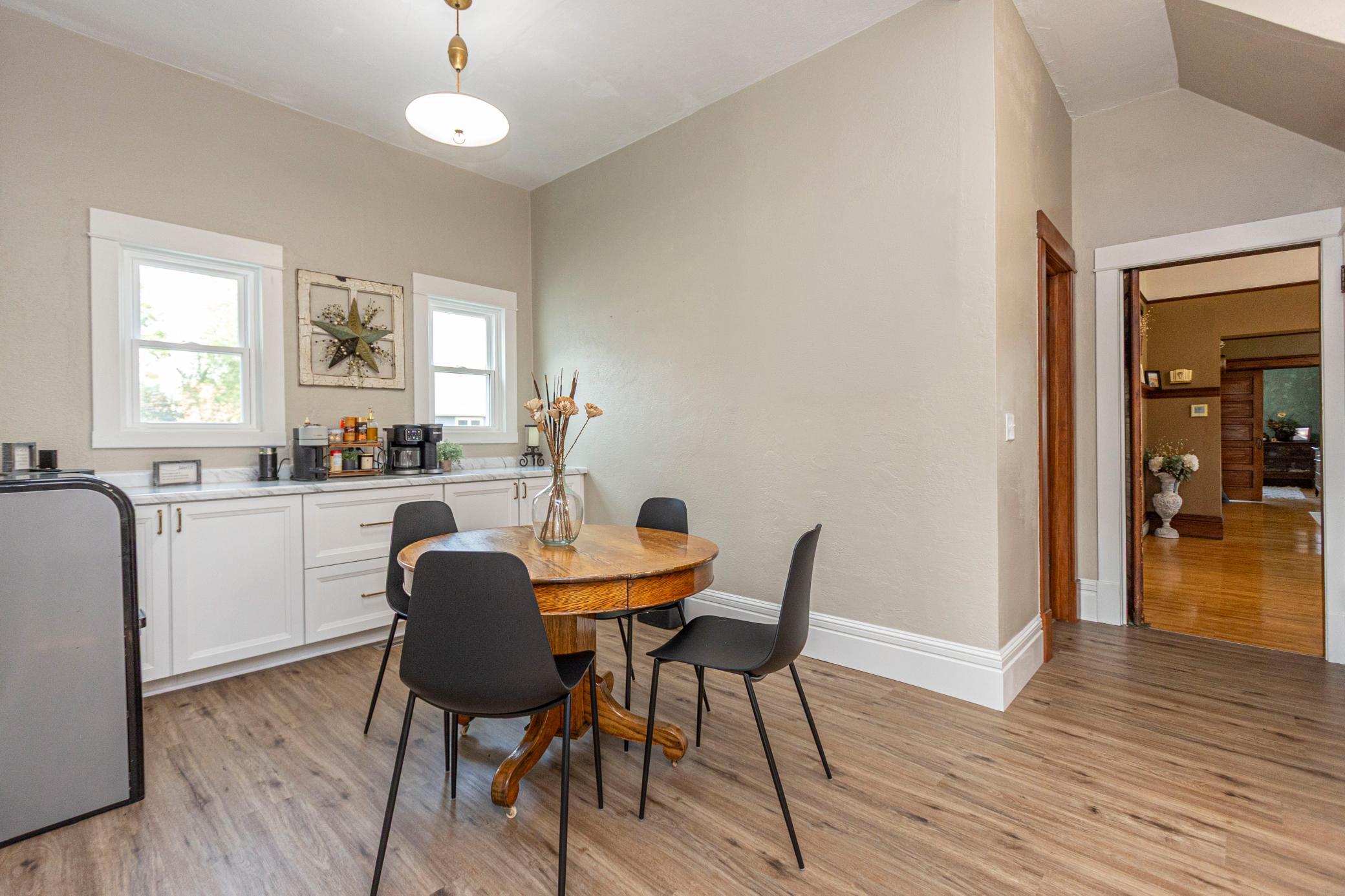 619 Railroad Street Property Photo 11