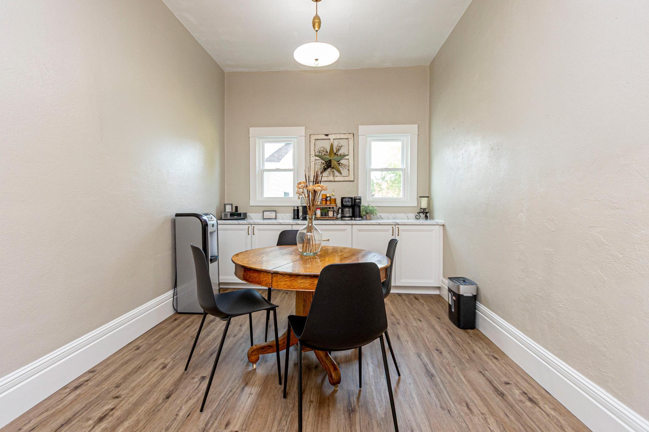 619 Railroad Street Property Photo 12