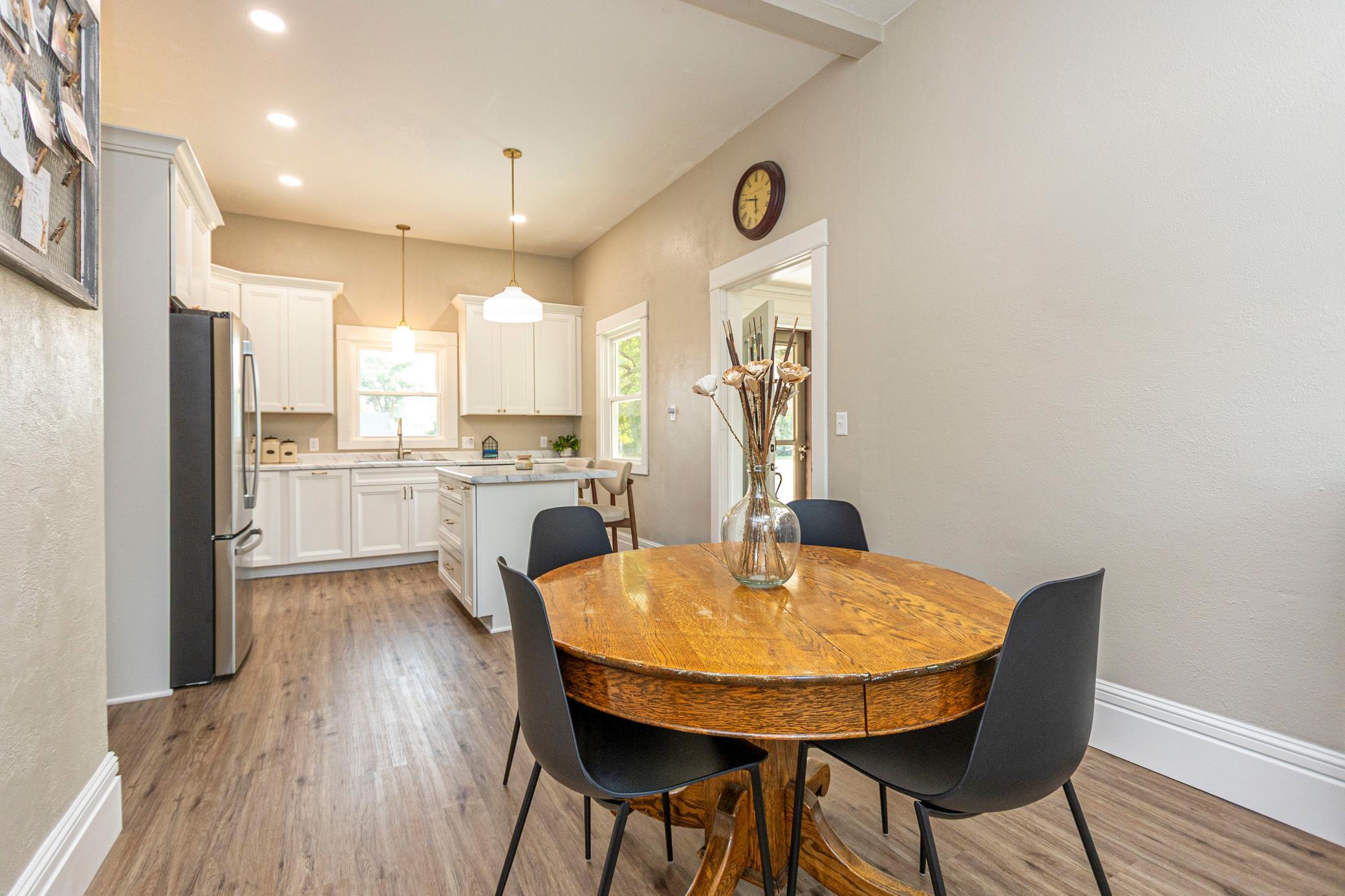619 Railroad Street Property Photo 13
