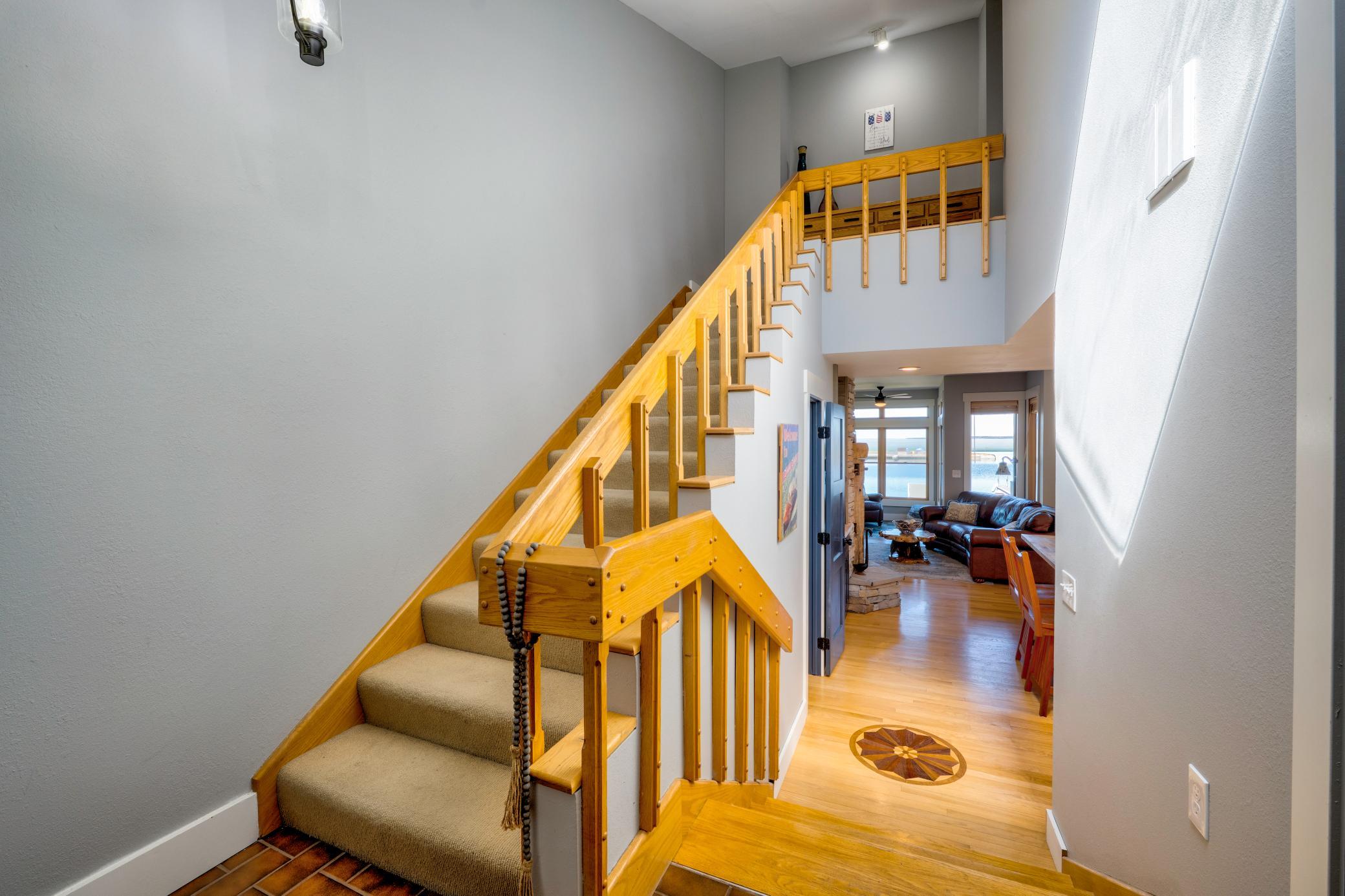 908 Railroad Avenue W Property Photo 6