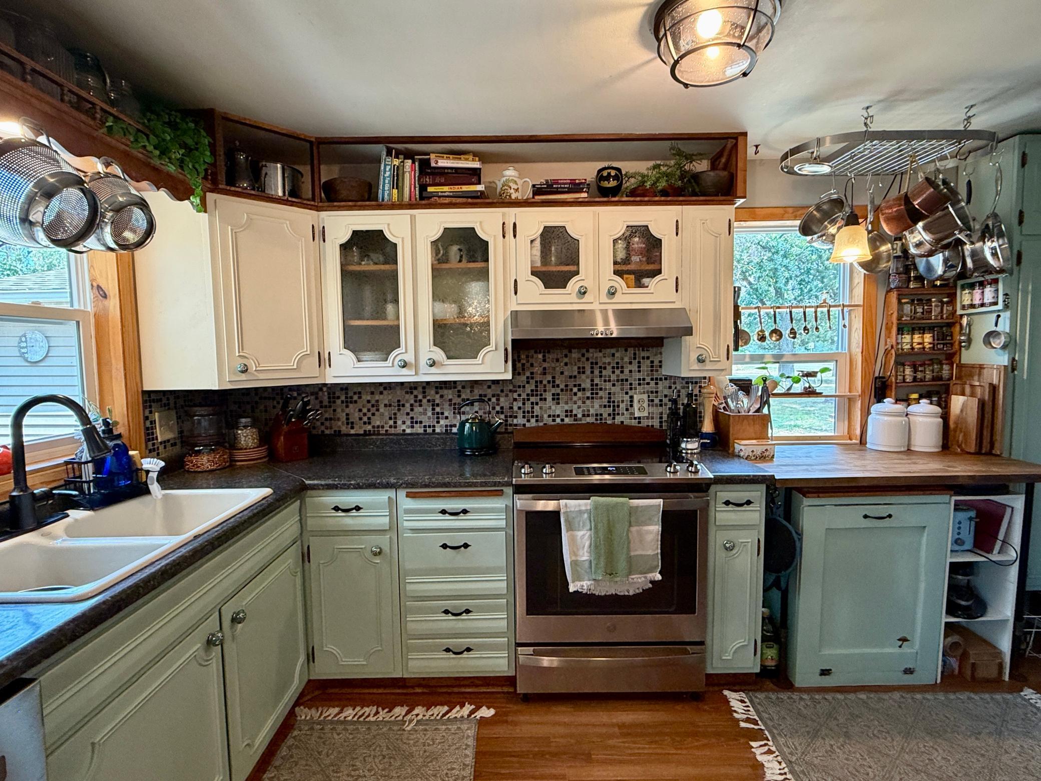 5648 Fairview Road Property Photo 5