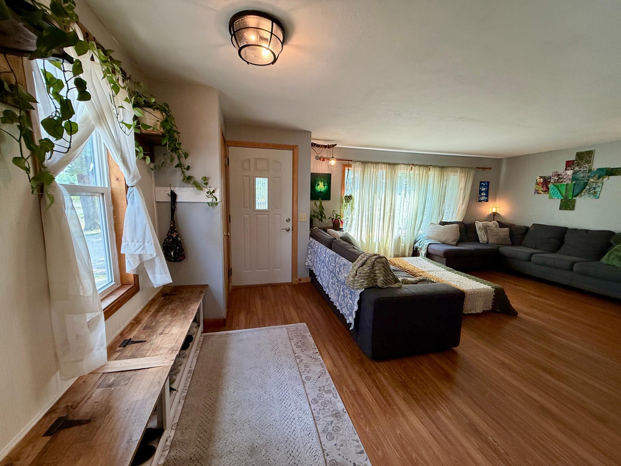5648 Fairview Road Property Photo 15