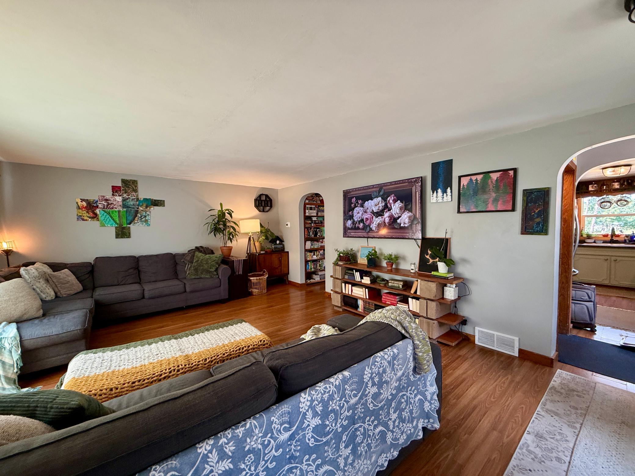 5648 Fairview Road Property Photo 18