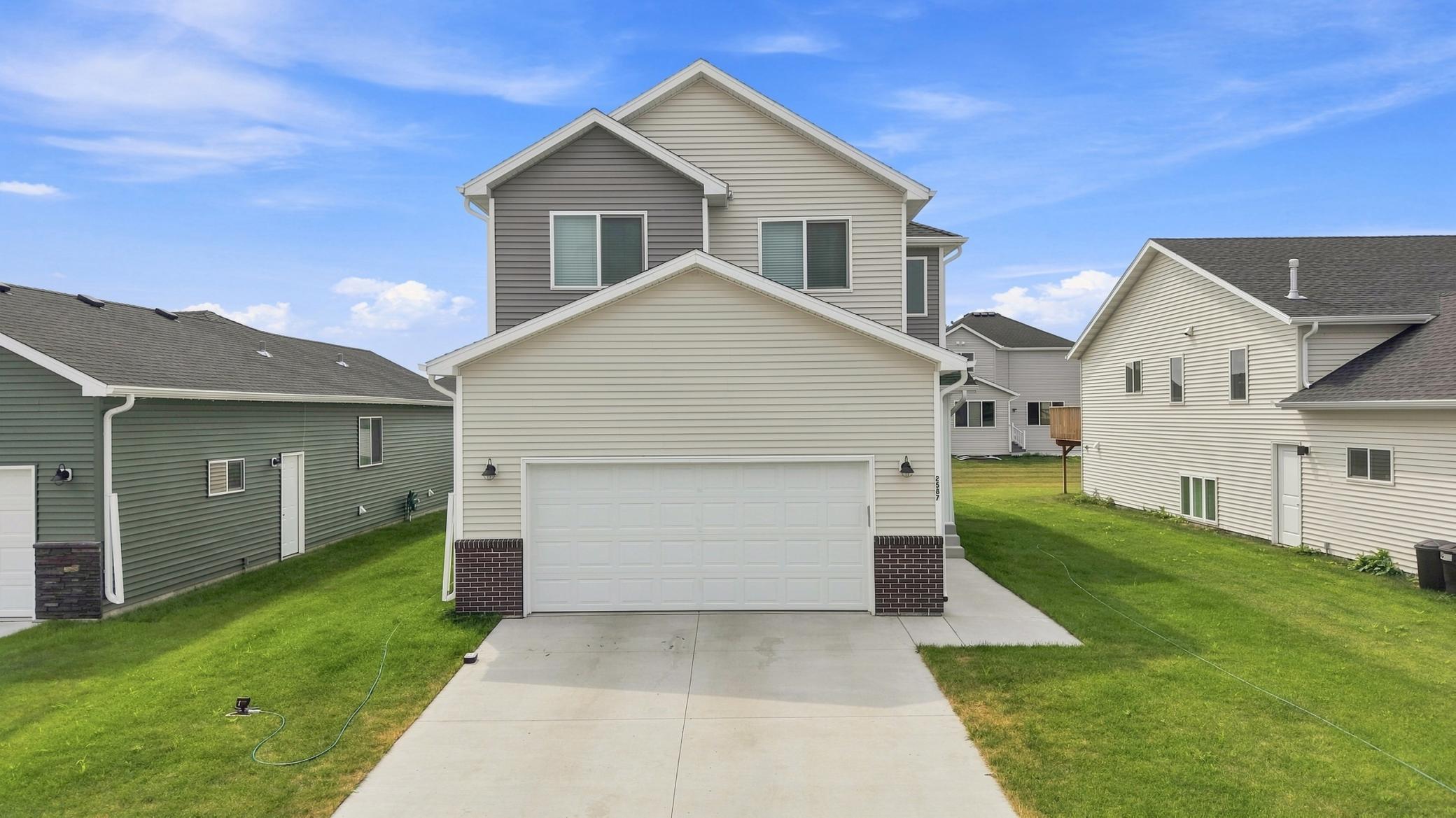 2587 Fulton Loop S Property Photo 1
