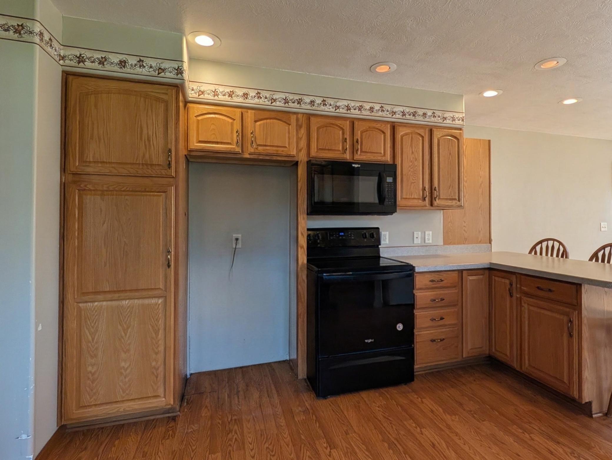 307 Saint Olaf Avenue N Property Photo 3