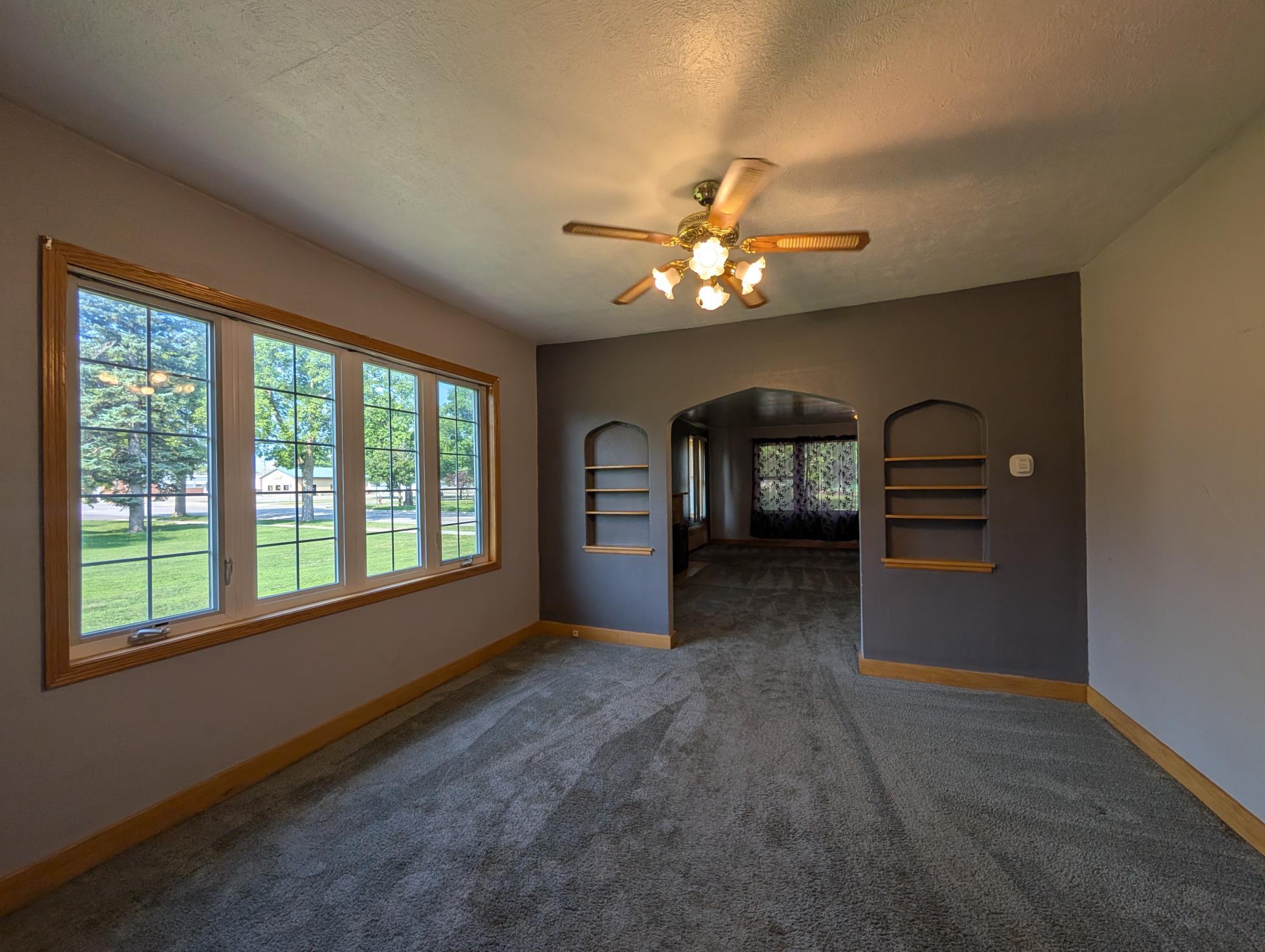 307 Saint Olaf Avenue N Property Photo 6