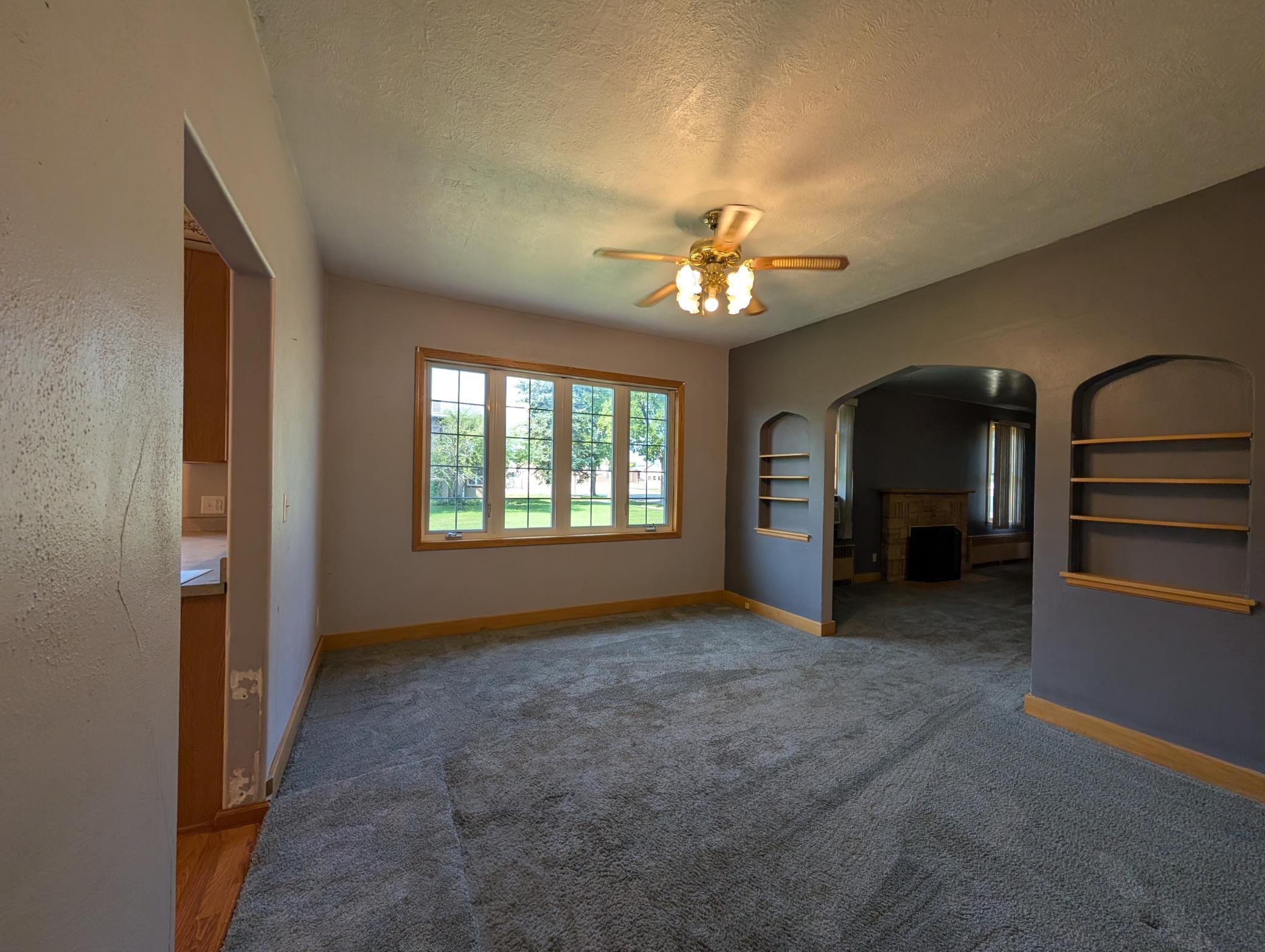 307 Saint Olaf Avenue N Property Photo 7