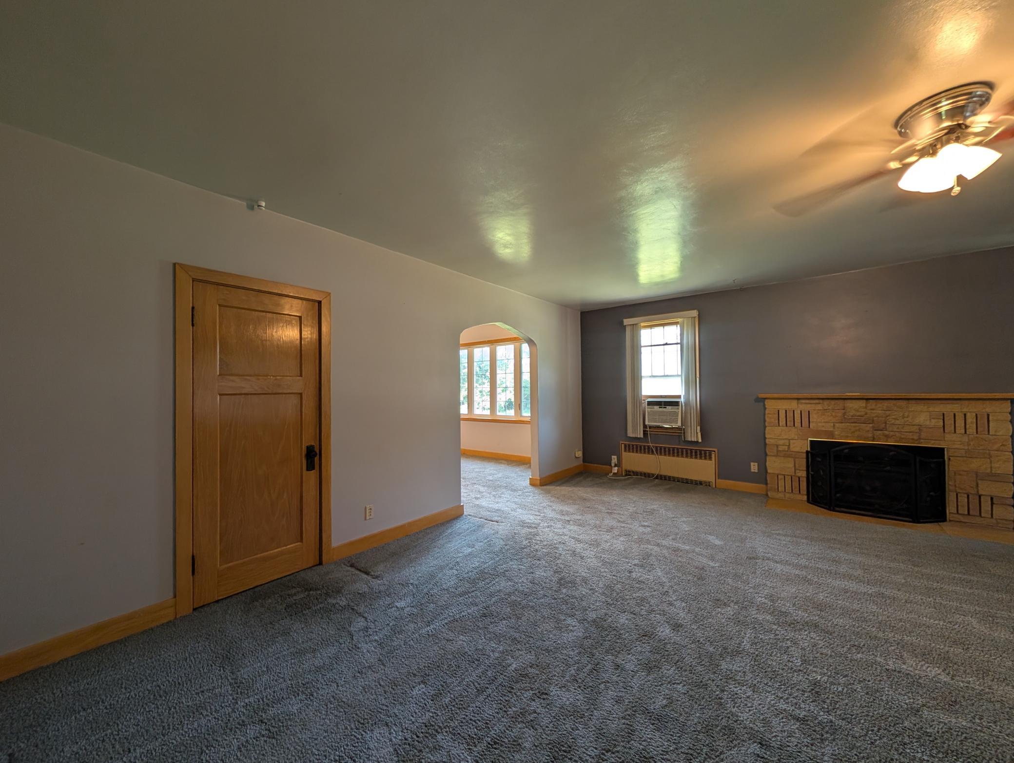 307 Saint Olaf Avenue N Property Photo 8