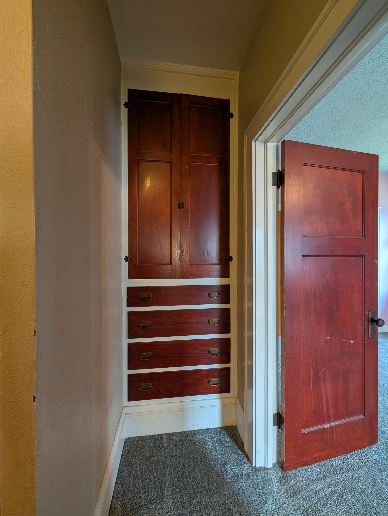 307 Saint Olaf Avenue N Property Photo 14