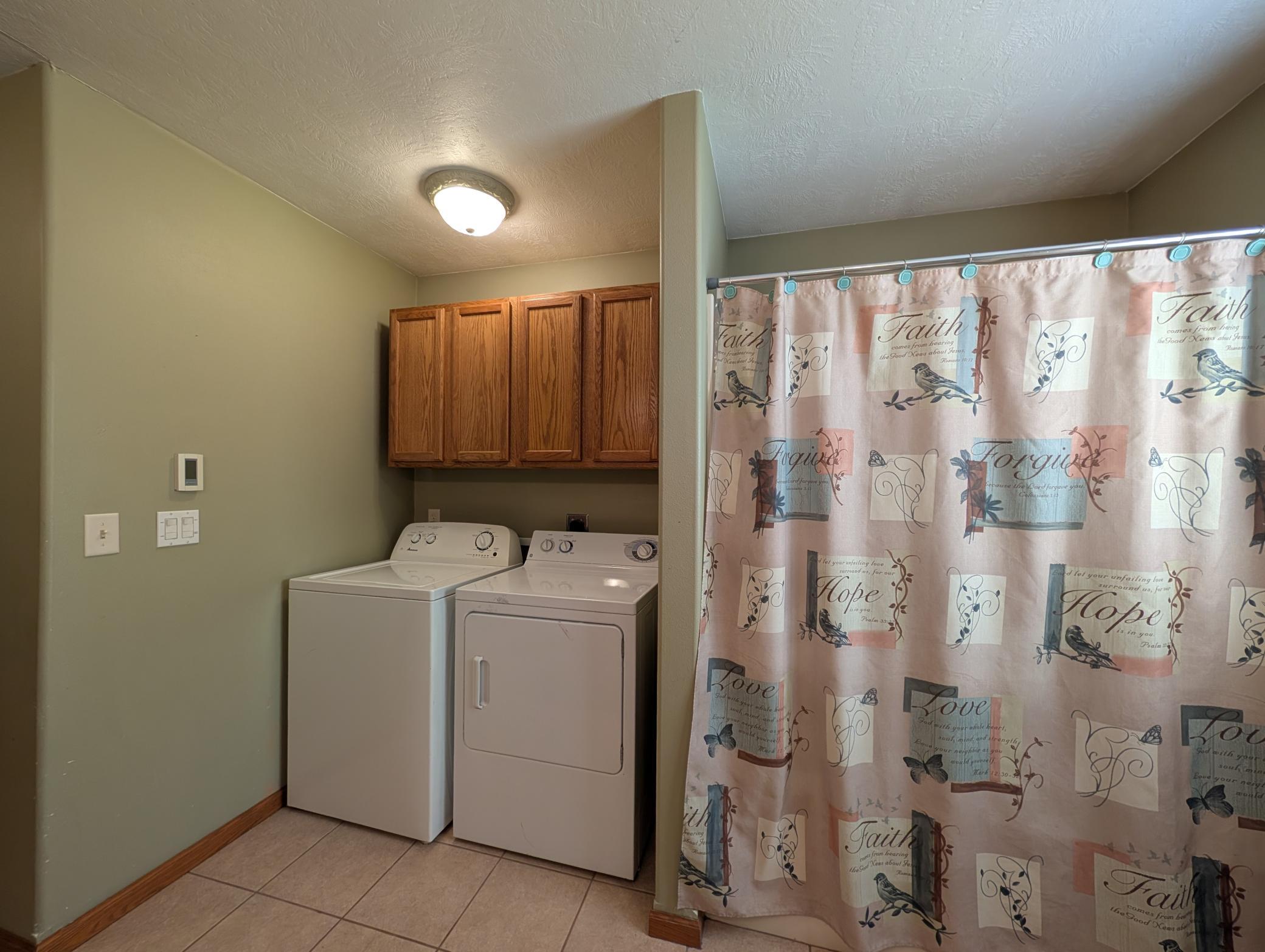 307 Saint Olaf Avenue N Property Photo 17