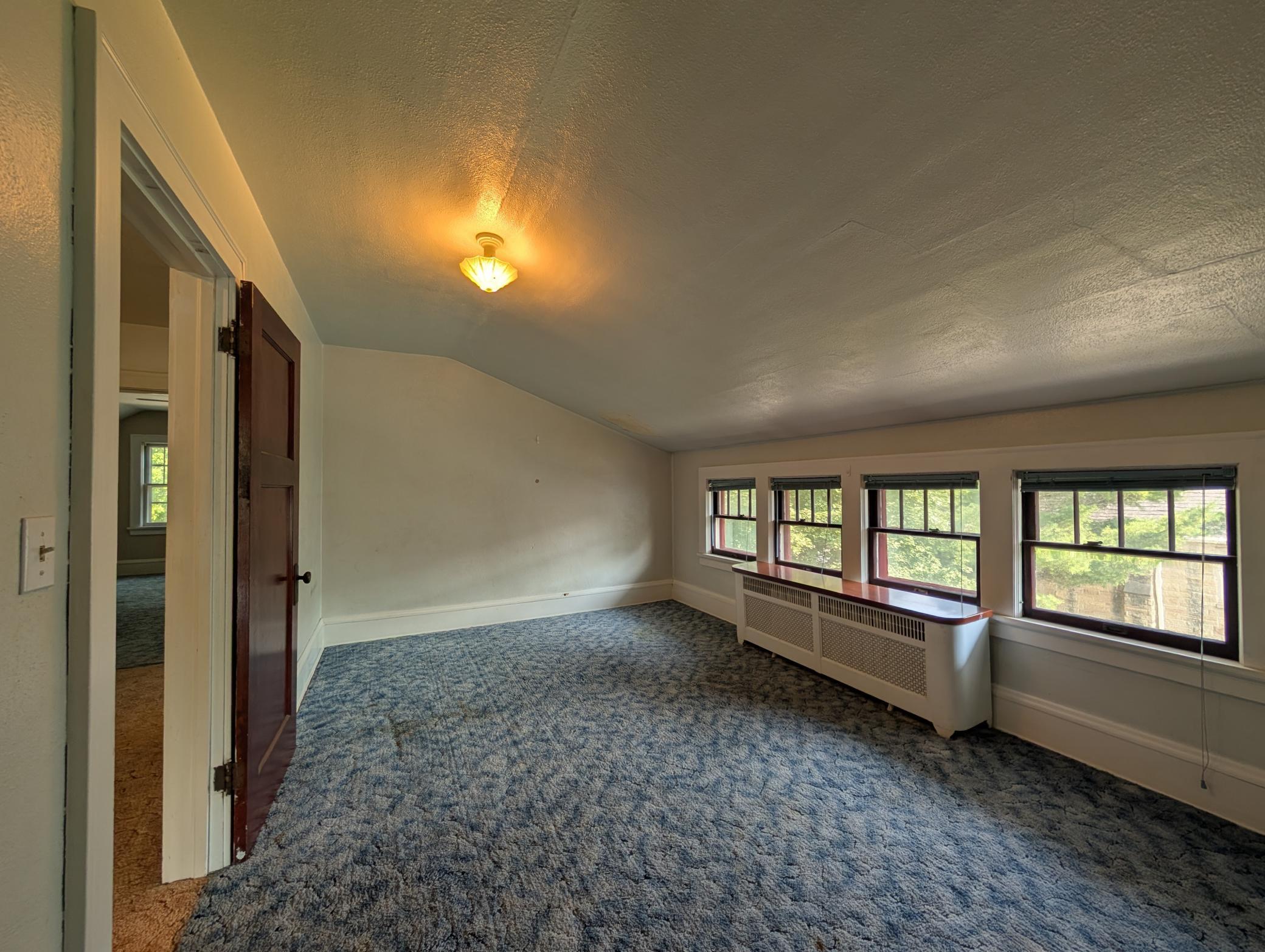 307 Saint Olaf Avenue N Property Photo 27