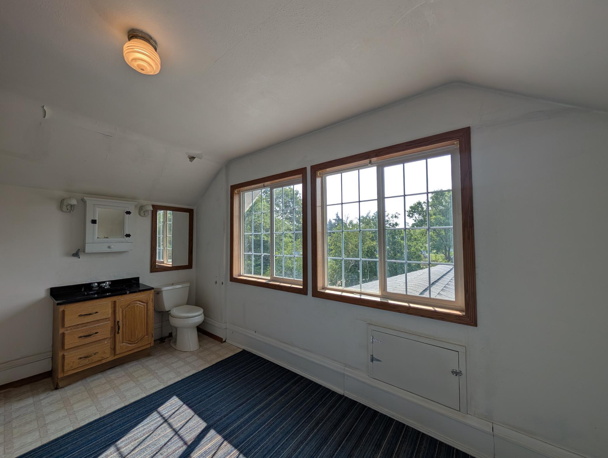 307 Saint Olaf Avenue N Property Photo 29