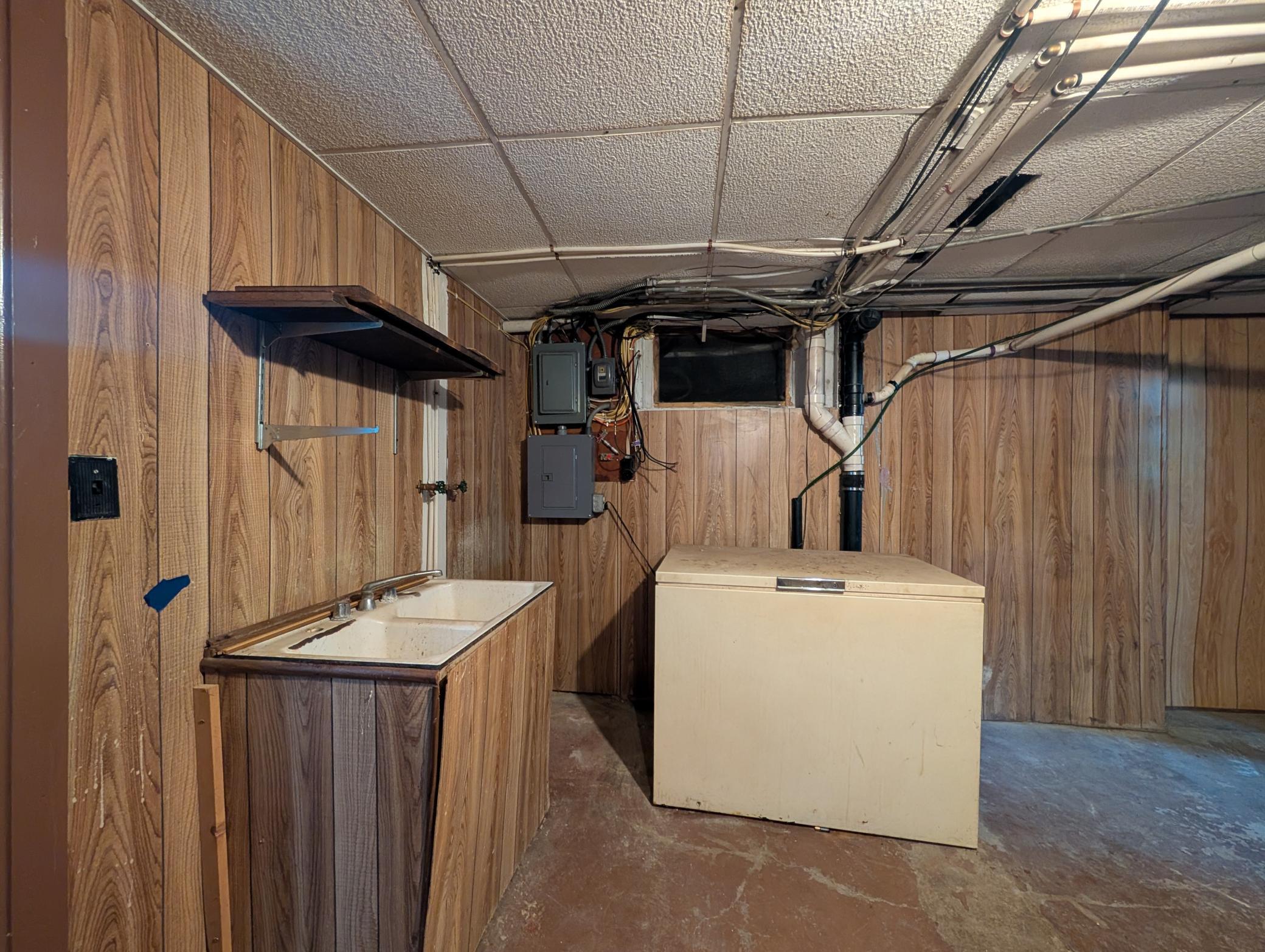 307 Saint Olaf Avenue N Property Photo 35