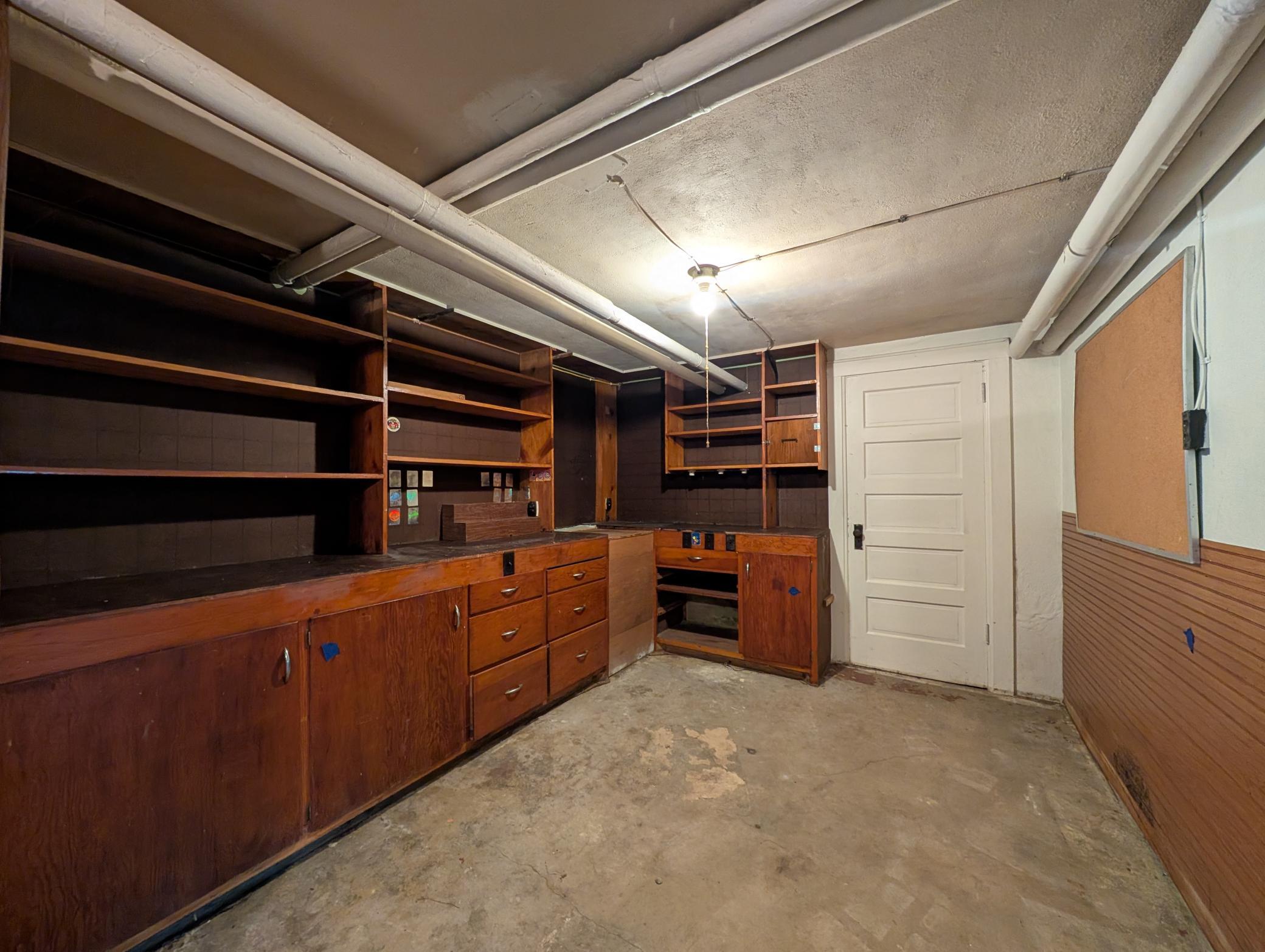 307 Saint Olaf Avenue N Property Photo 38