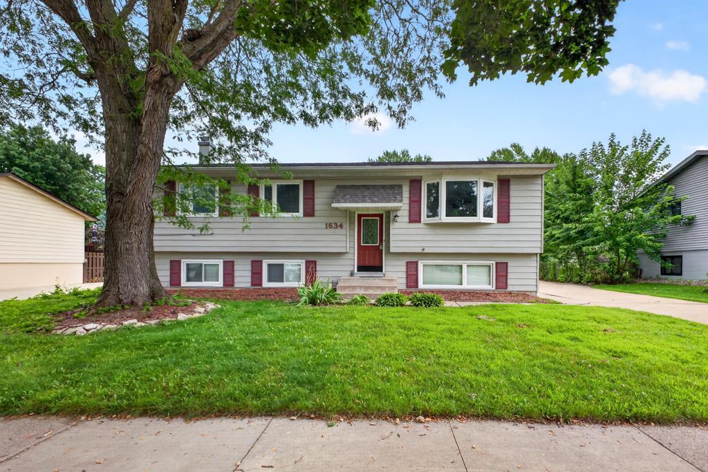 1634 7th Avenue Se Property Photo 2