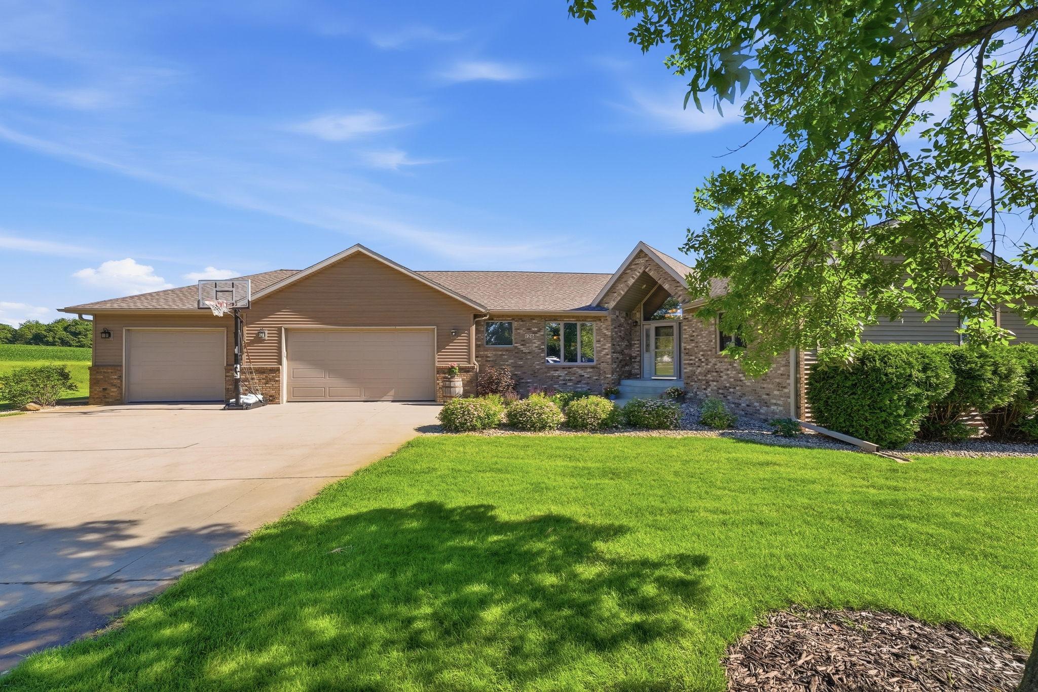 126 57th Avenue Ne Property Photo 1