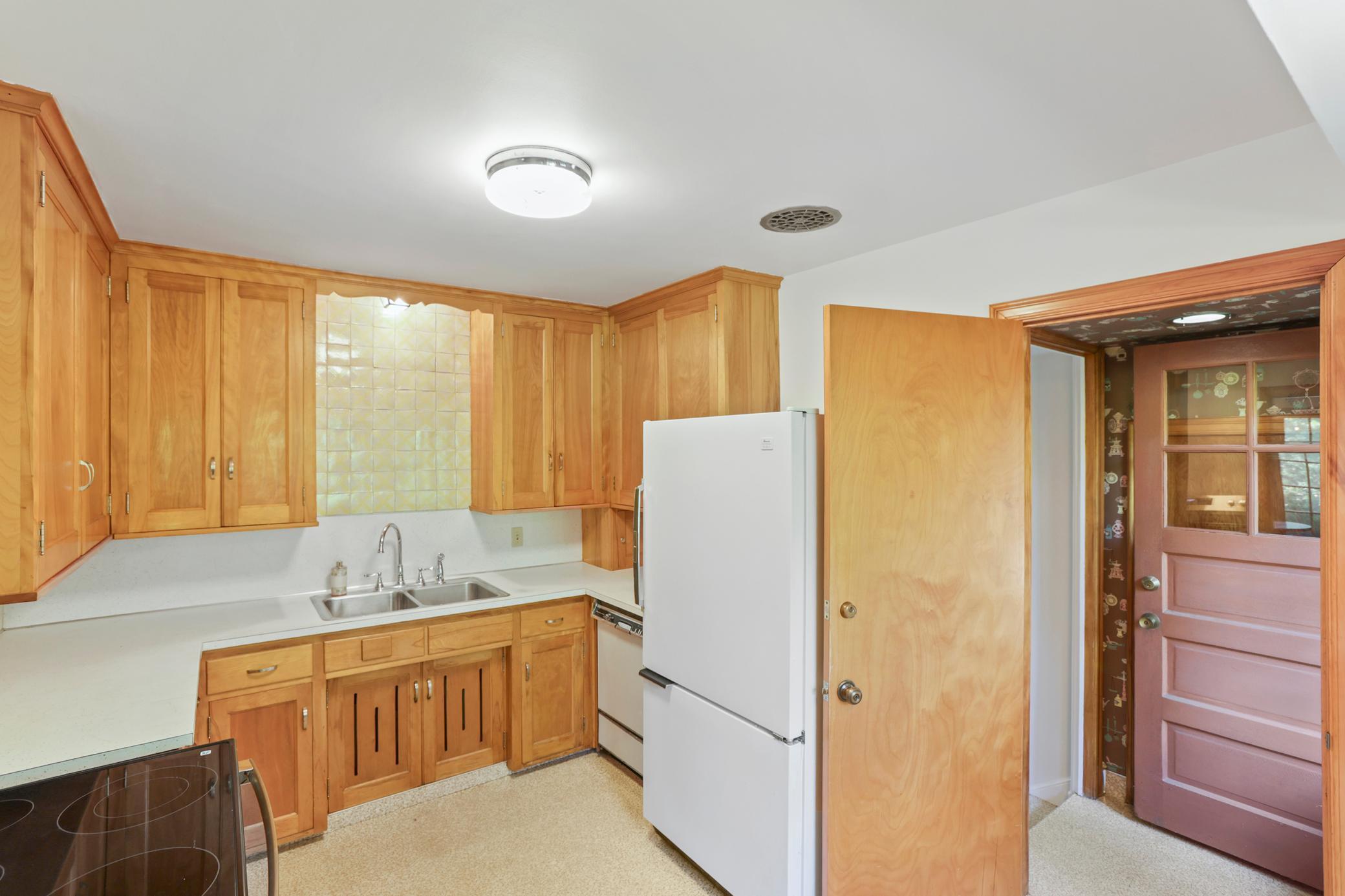 1393 Keston Street Property Photo 14