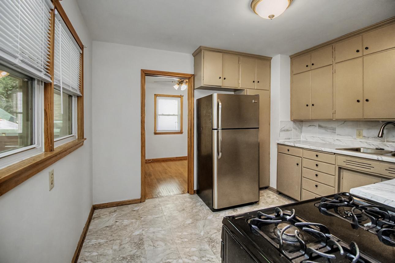 717 Hall Avenue Property Photo 9