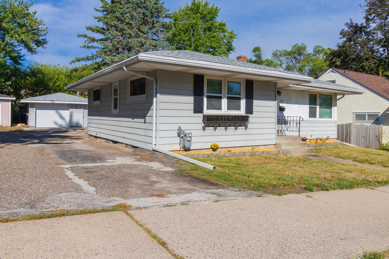 717 Hall Avenue Property Photo 25