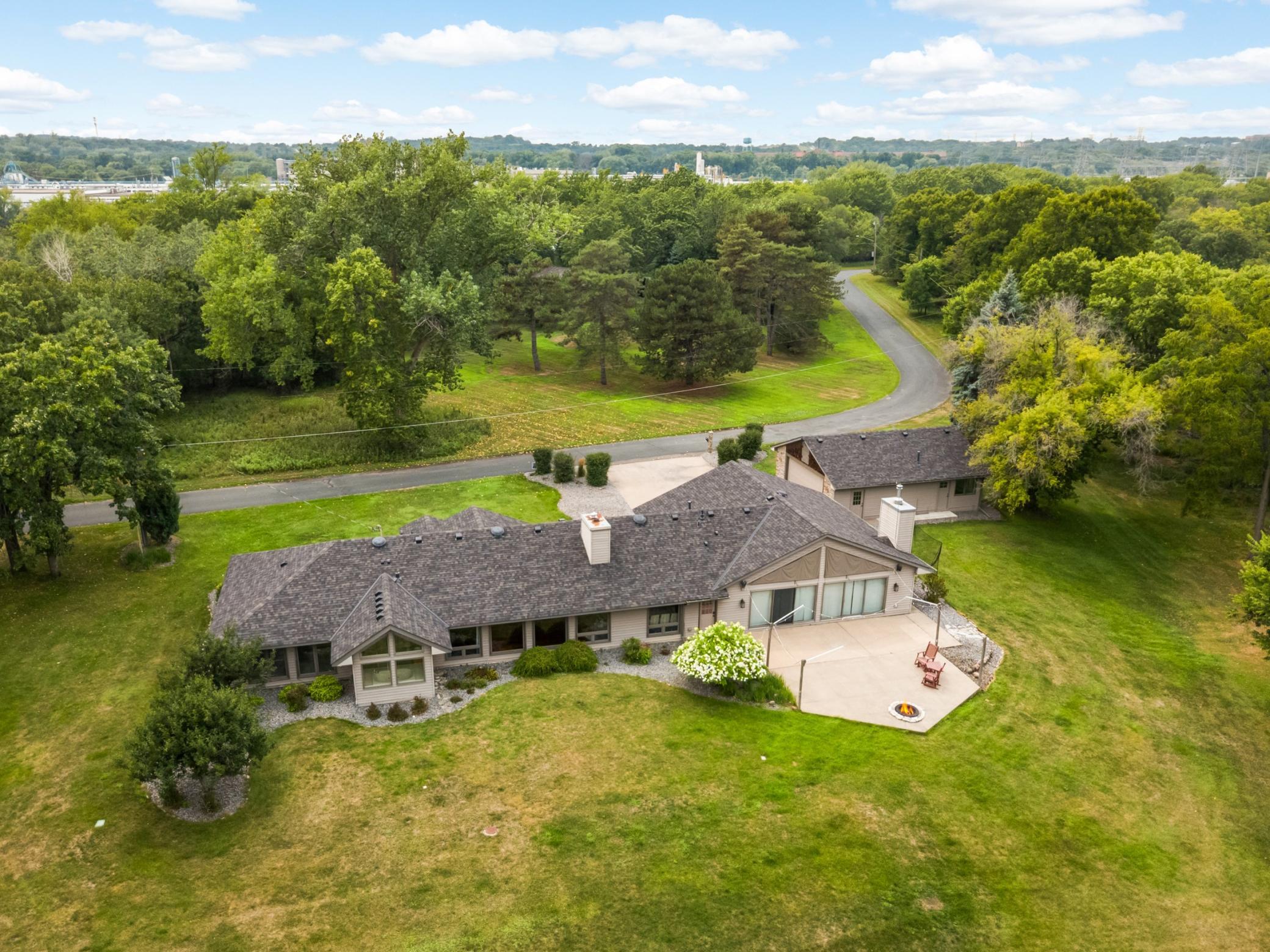 19 Point Road Property Photo 4