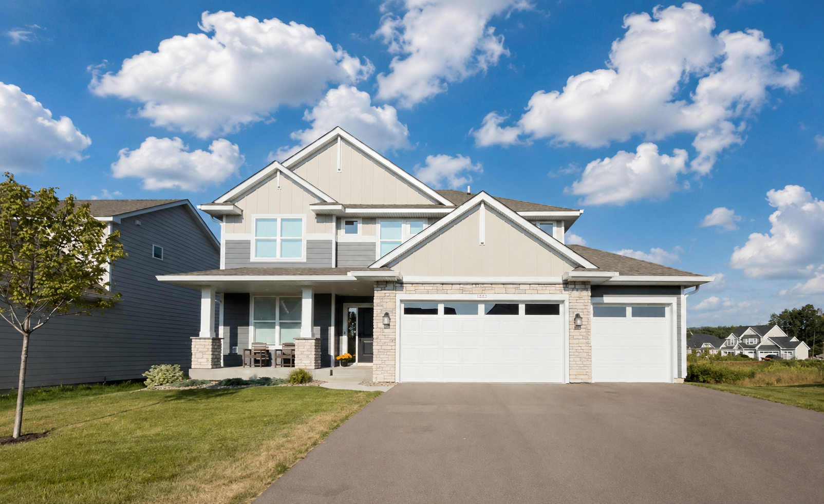 10575 Kingsview Lane N Property Photo 1