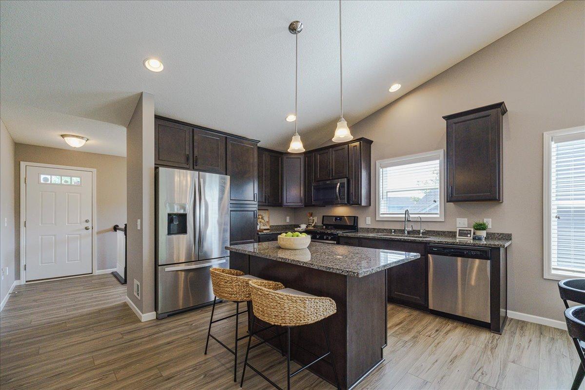 13869 Addison Avenue Property Photo 4