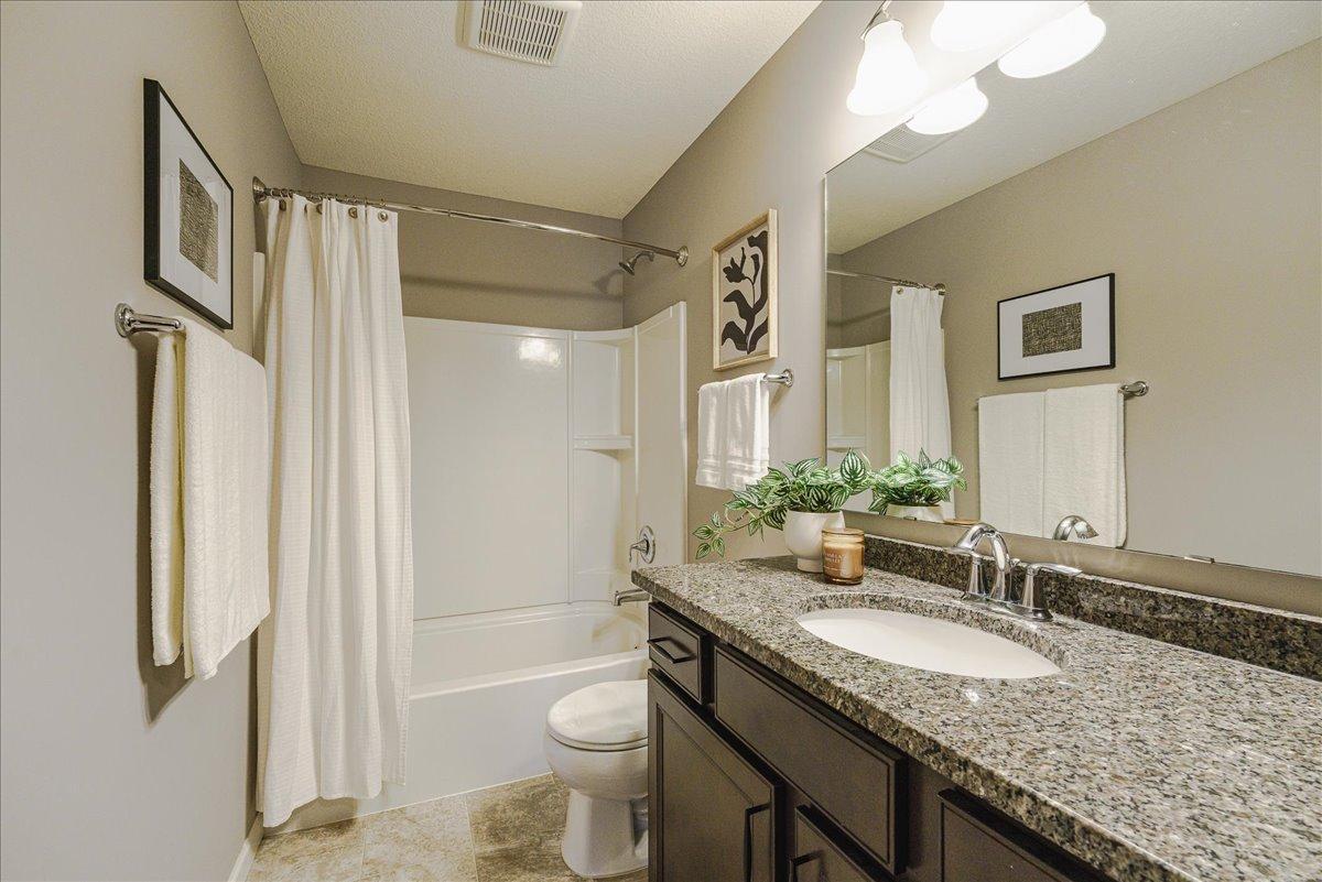 13869 Addison Avenue Property Photo 13