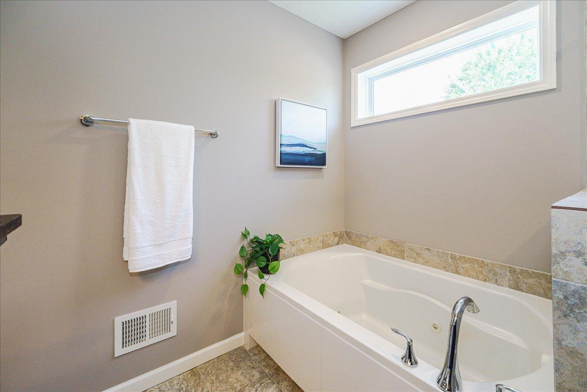 13869 Addison Avenue Property Photo 18