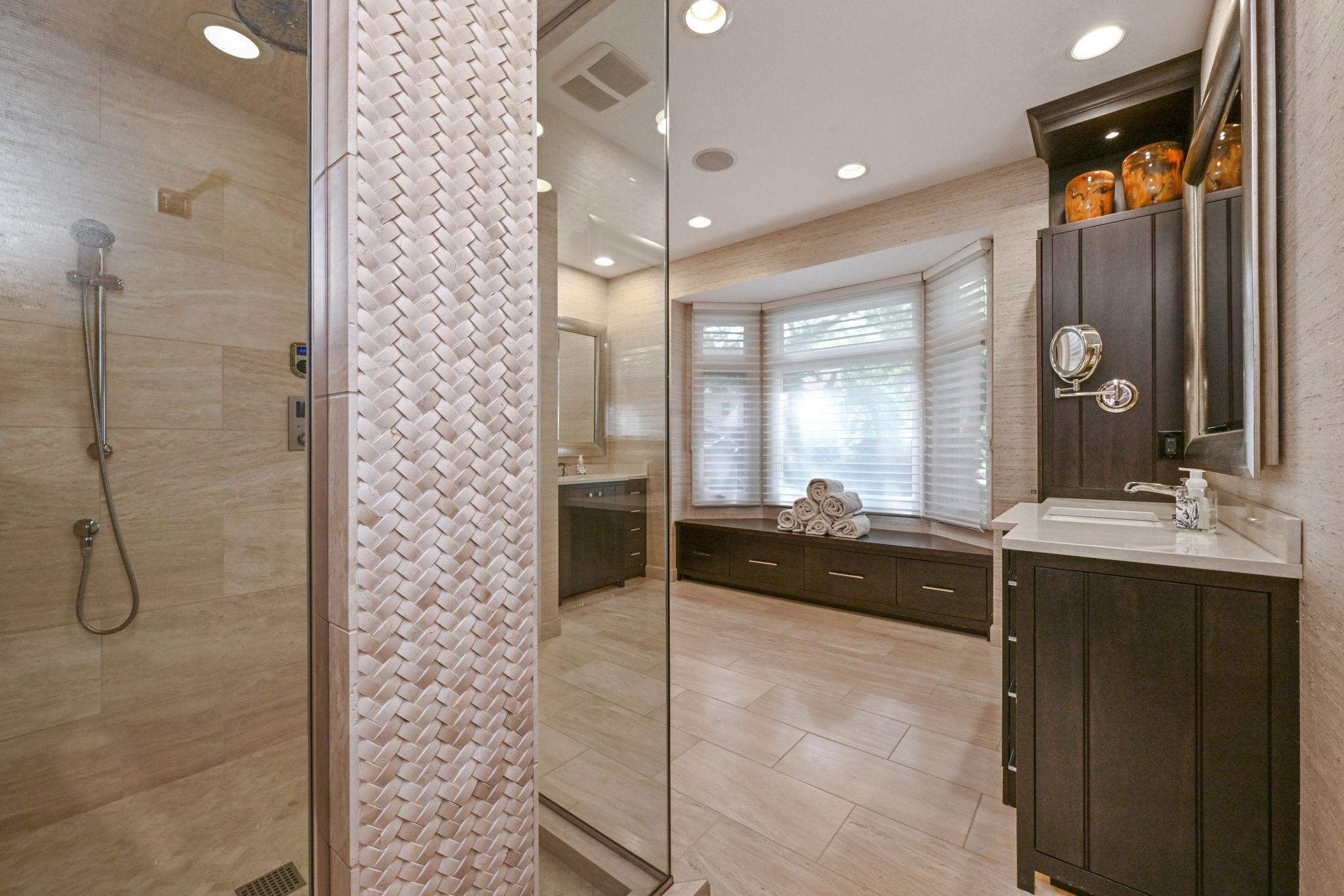 4541 Meadow Road Property Photo 9
