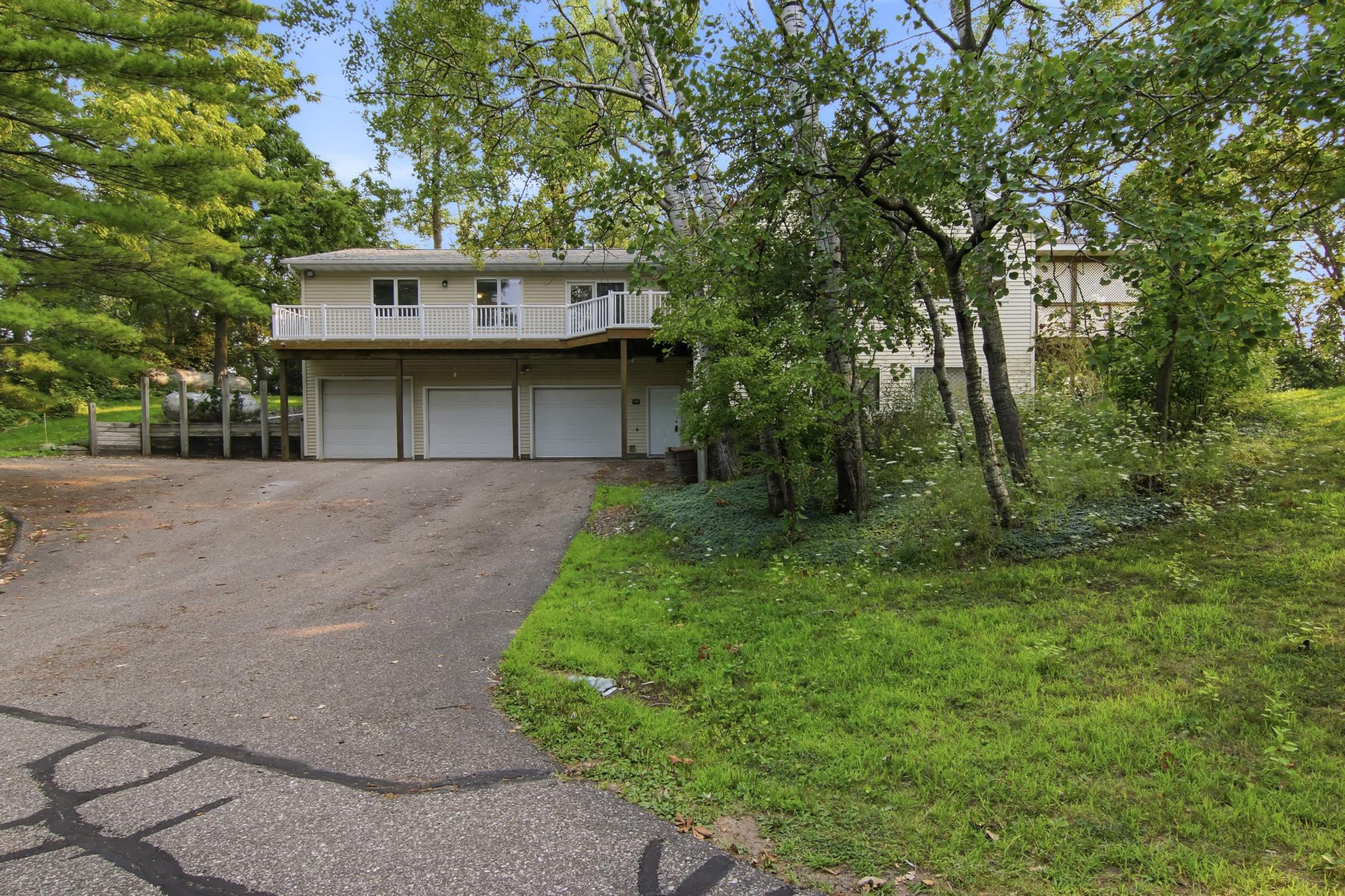 390 Skyline Drive Property Photo 1
