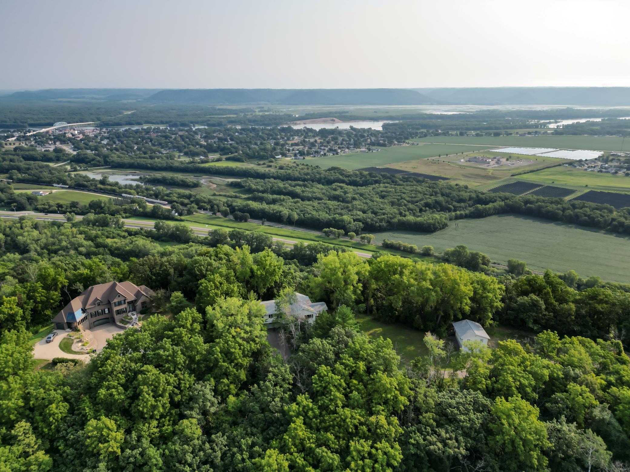 390 Skyline Drive Property Photo 5