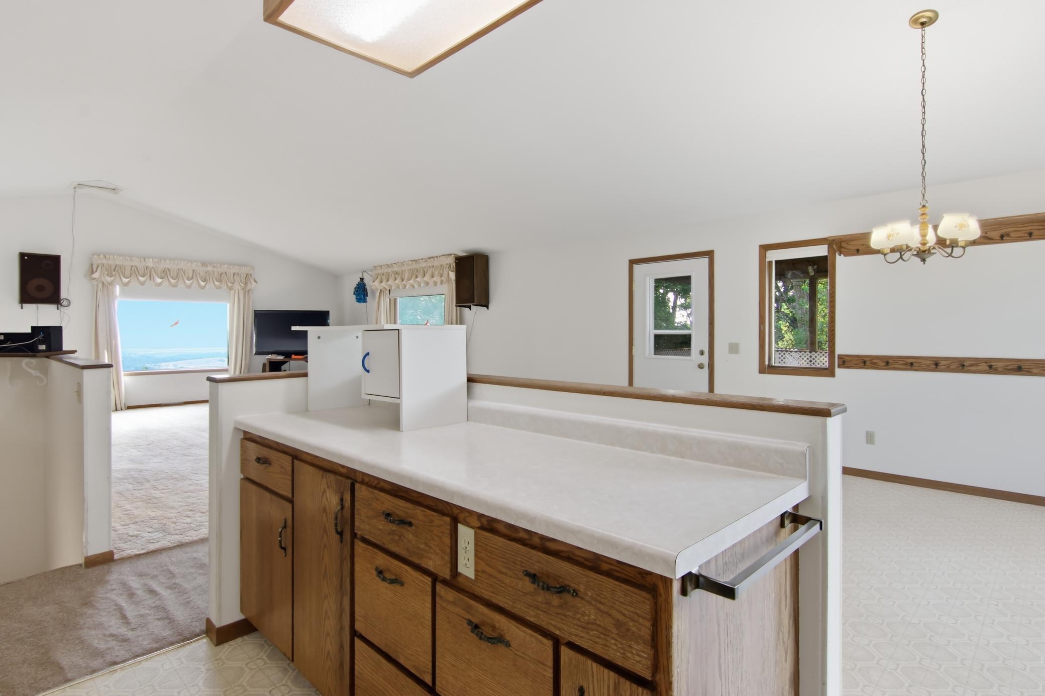390 Skyline Drive Property Photo 10