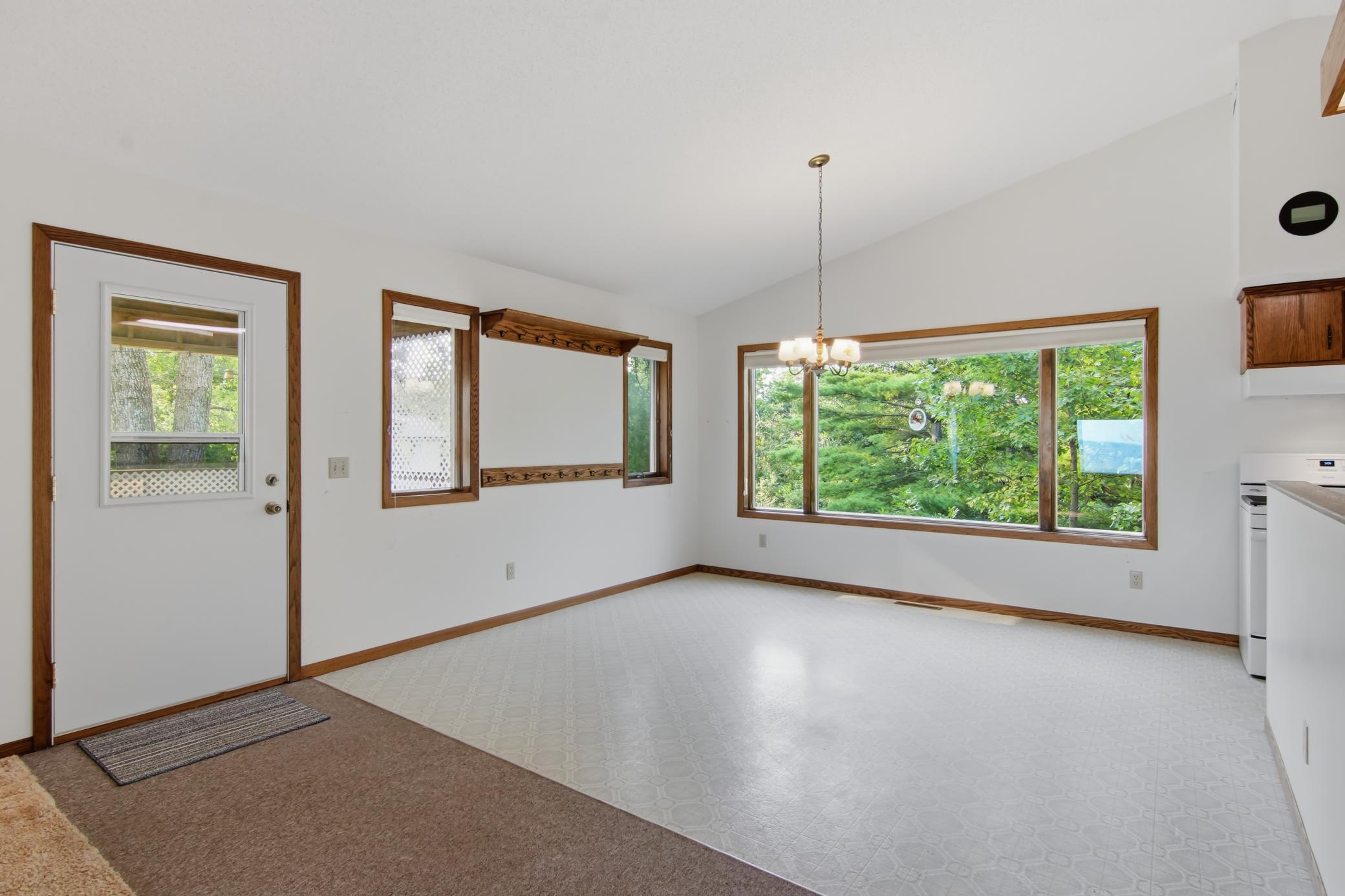 390 Skyline Drive Property Photo 15