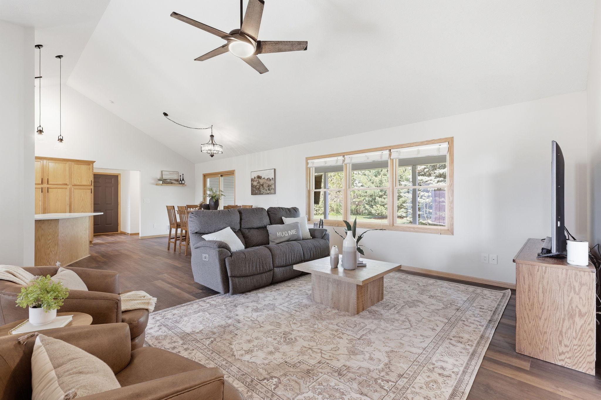 545 Kreuziger Road Property Photo 4