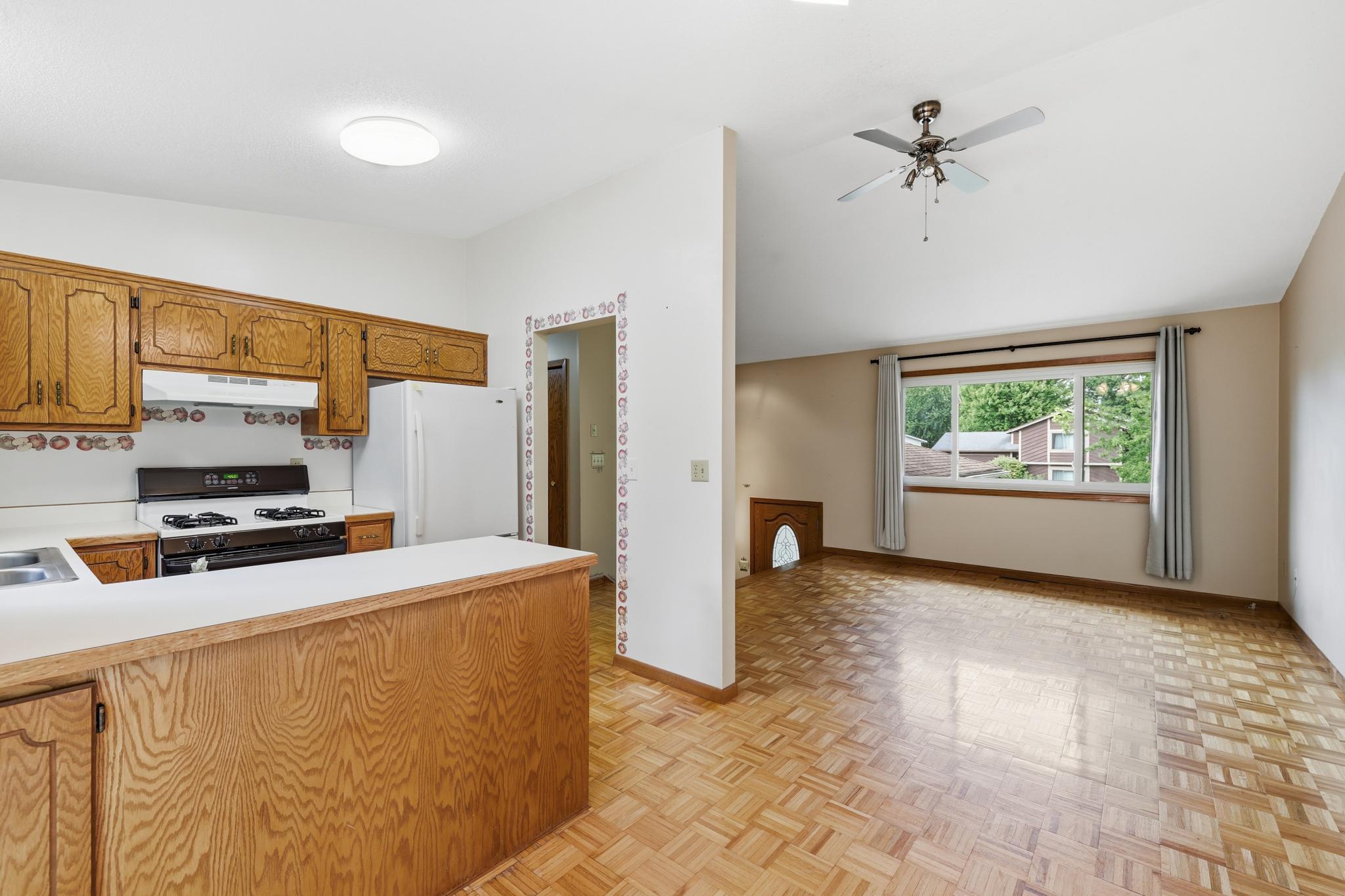 651 Dresden Drive Property Photo 6