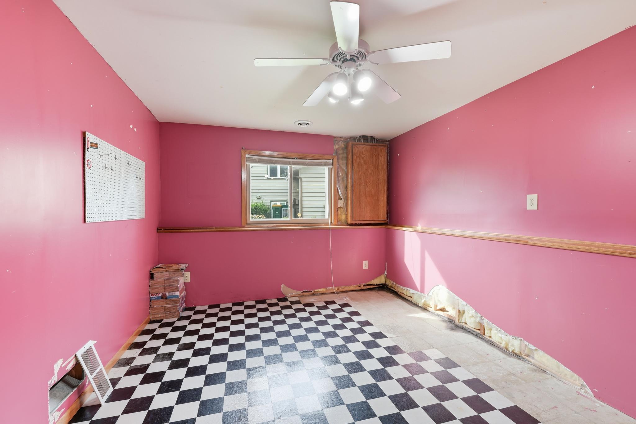 651 Dresden Drive Property Photo 14