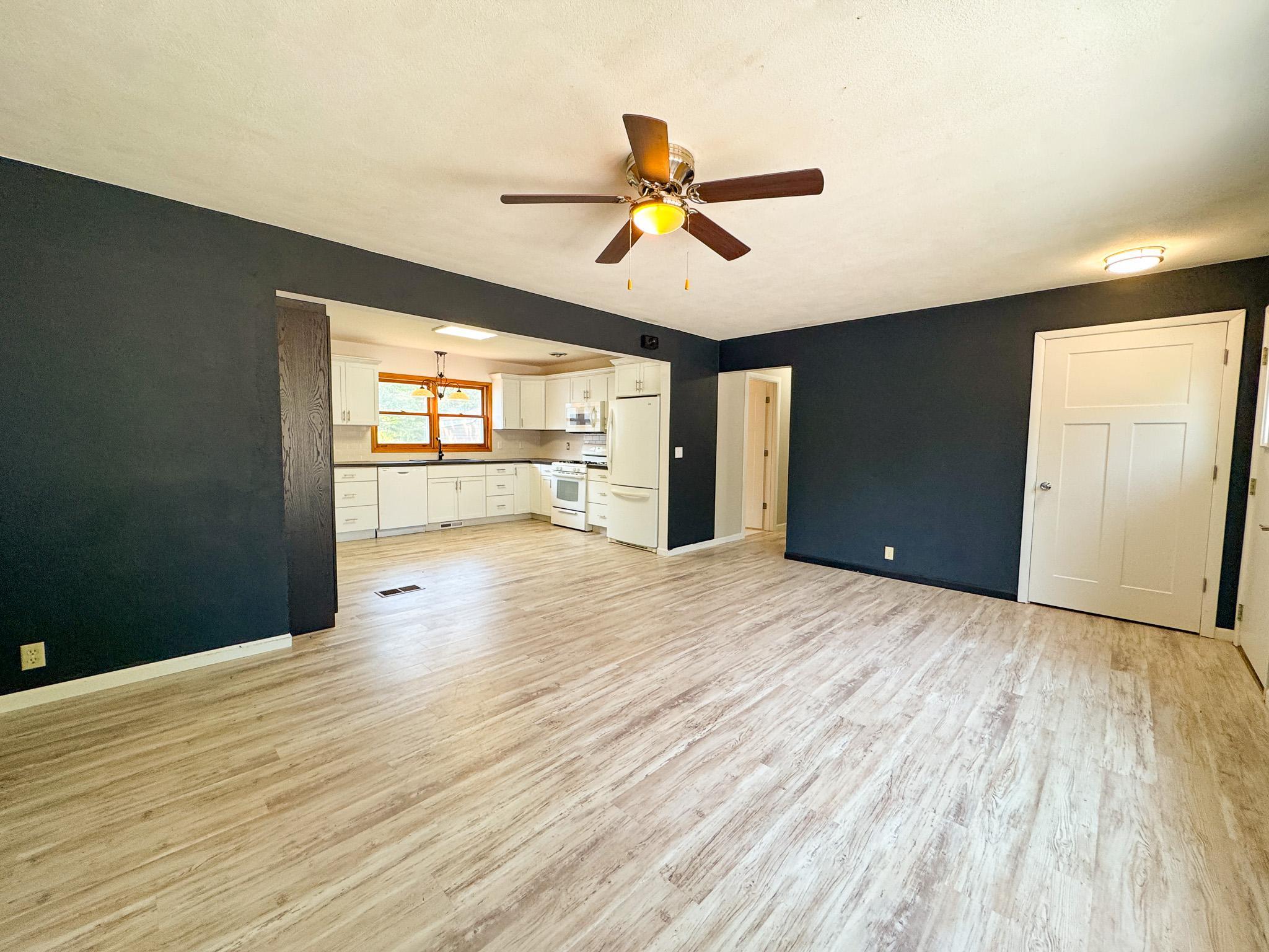 518 E Saint Charles Avenue Property Photo 5