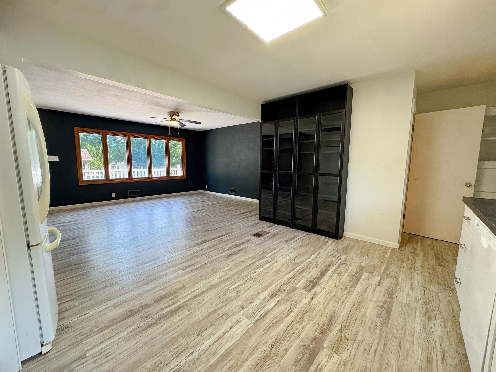518 E Saint Charles Avenue Property Photo 6