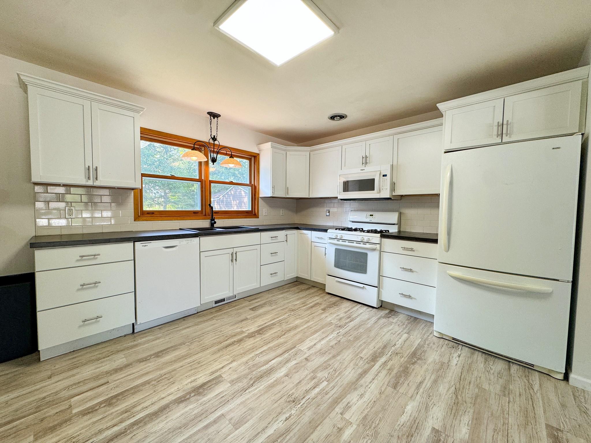 518 E Saint Charles Avenue Property Photo 7
