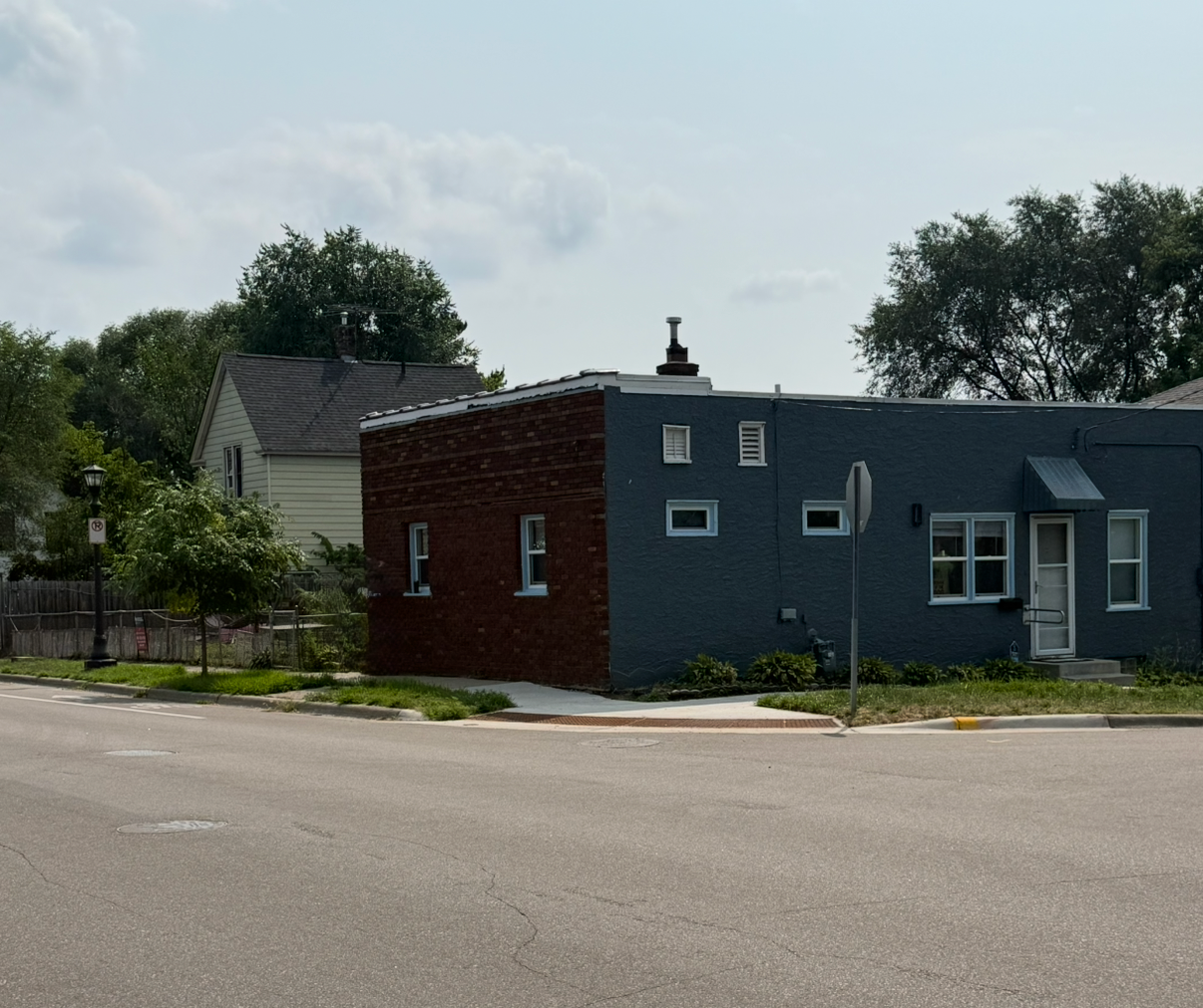 318 Front Avenue Property Photo 1