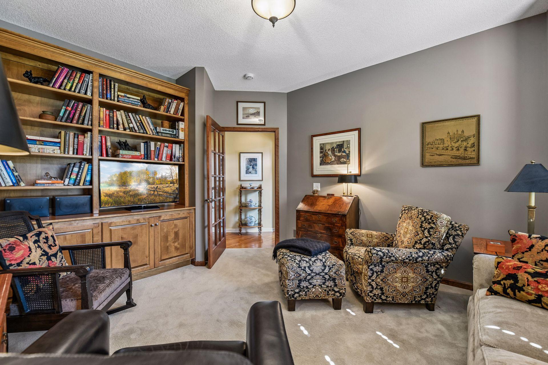 635 Waycliffe Drive N Property Photo 12