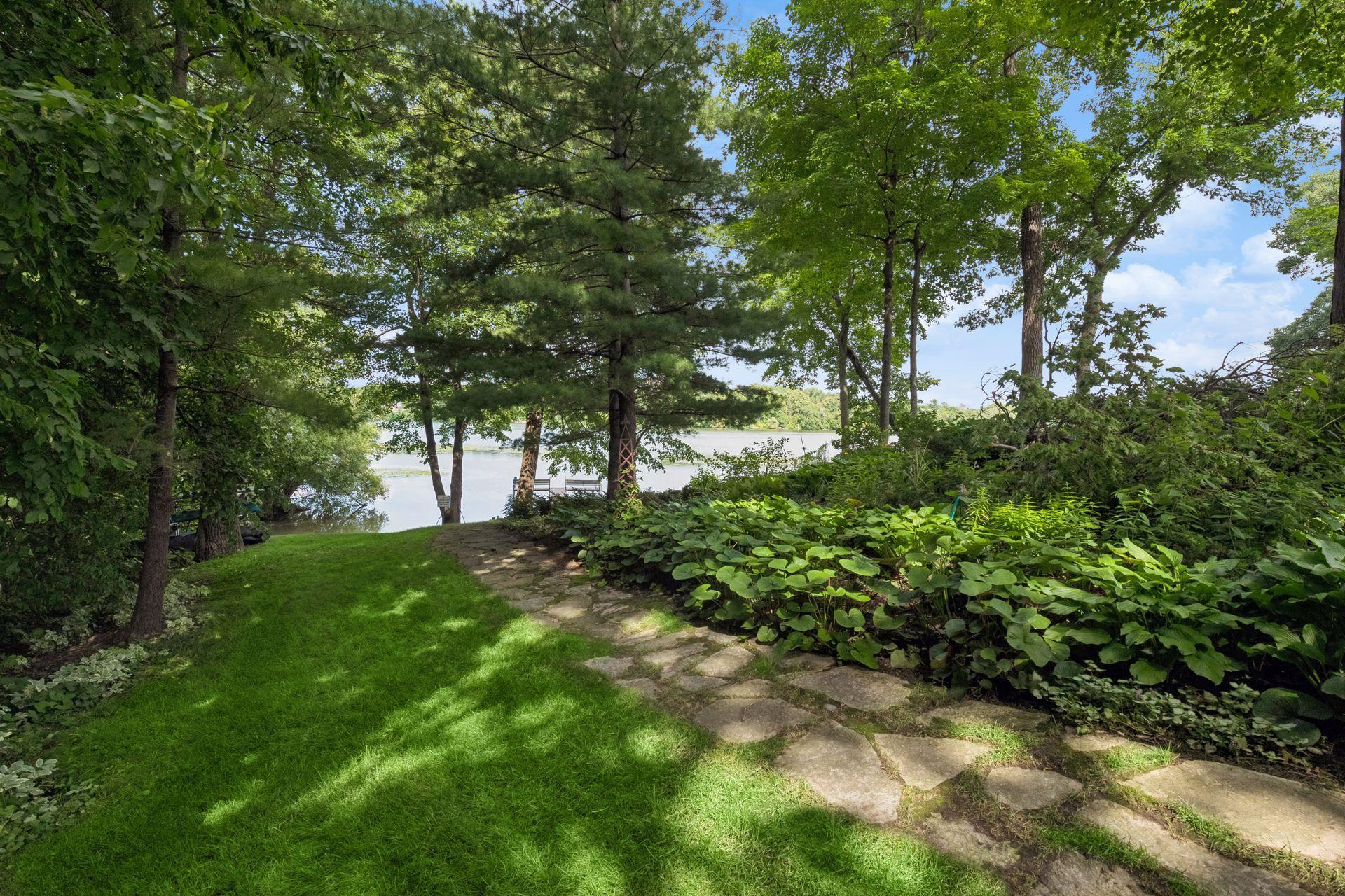 635 Waycliffe Drive N Property Photo 23