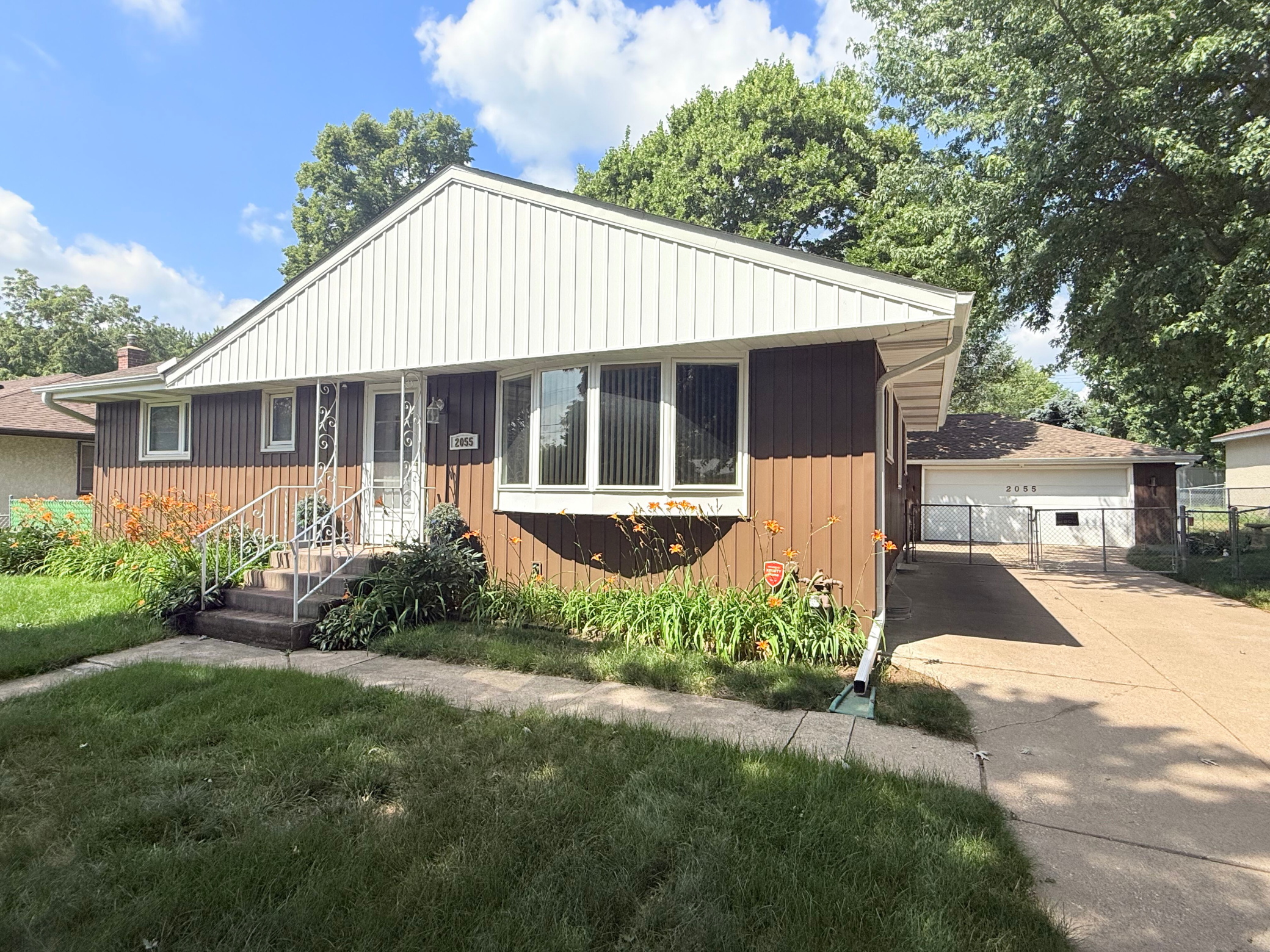 2055 English Street