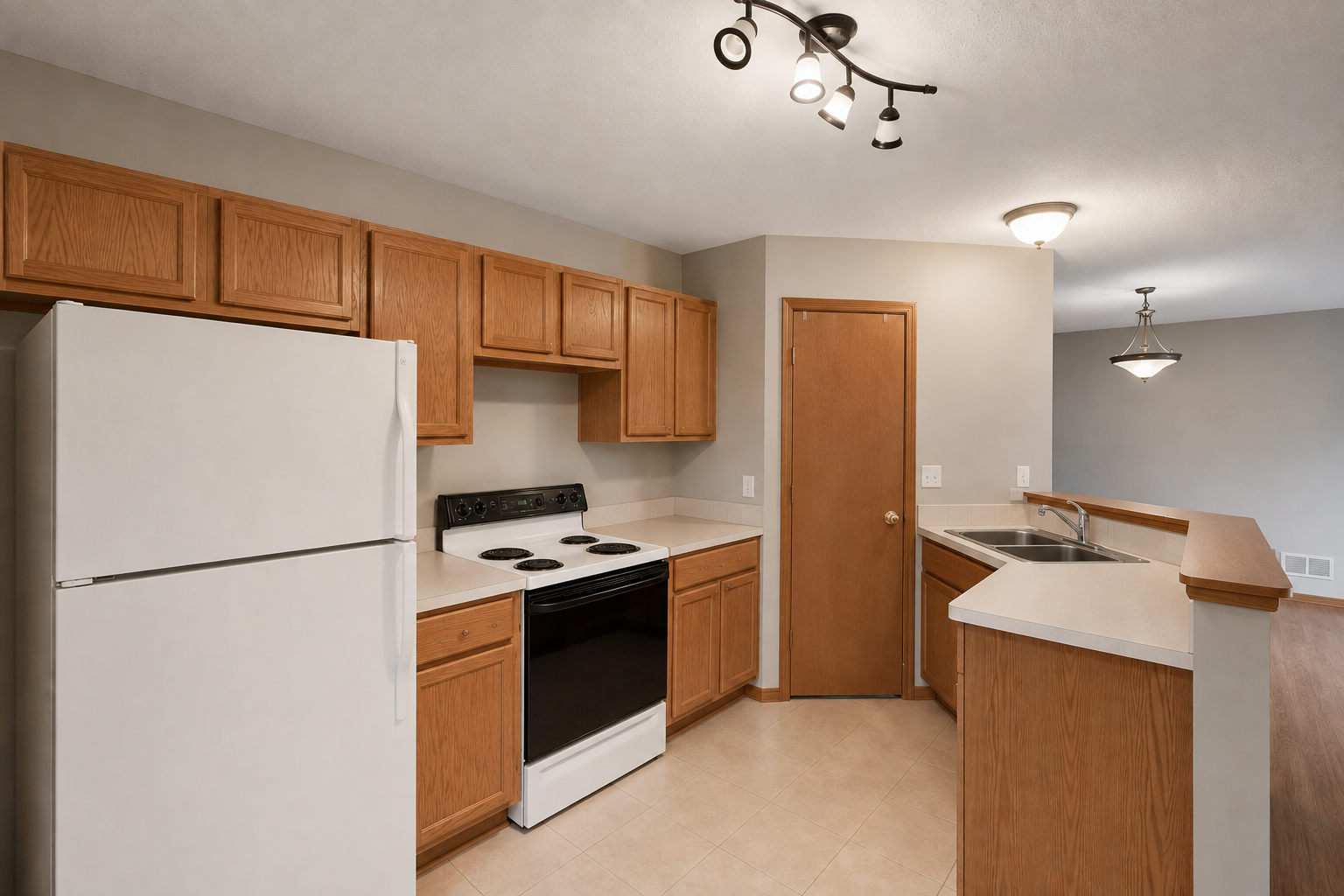 6452 158th Street W Property Photo 7