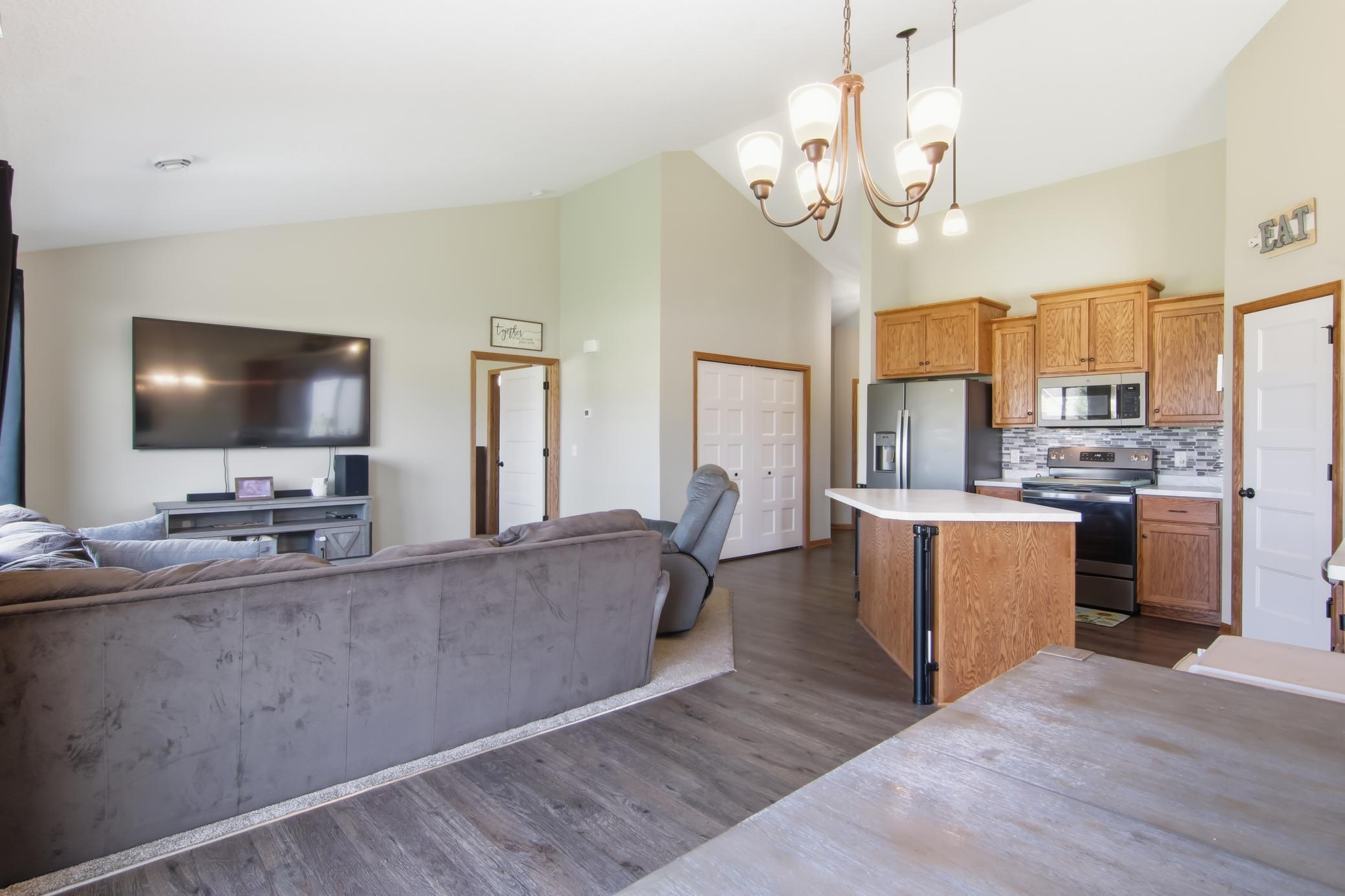 411 Staples Road Property Photo 6
