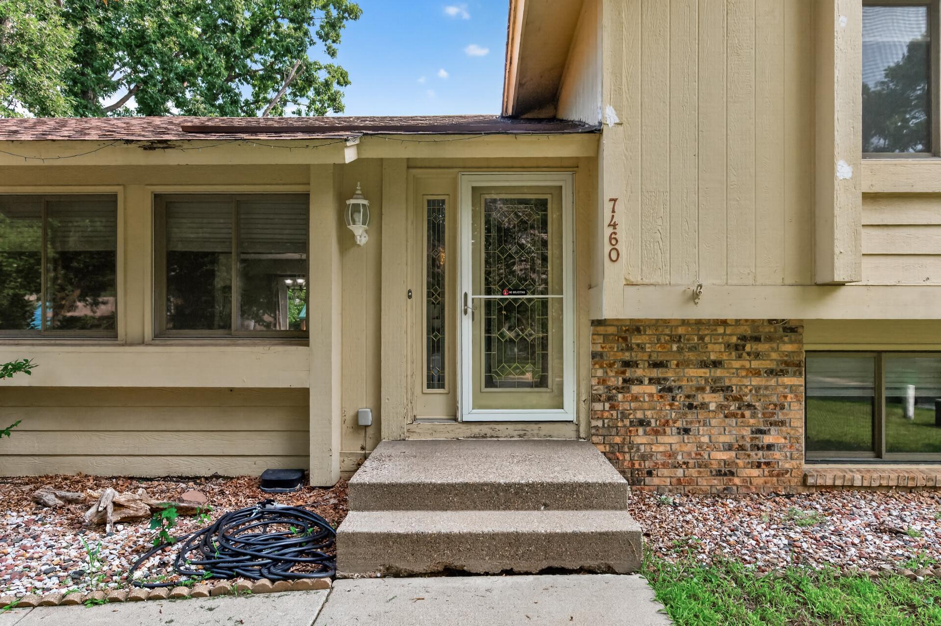 7460 Berkshire Way Property Photo 5